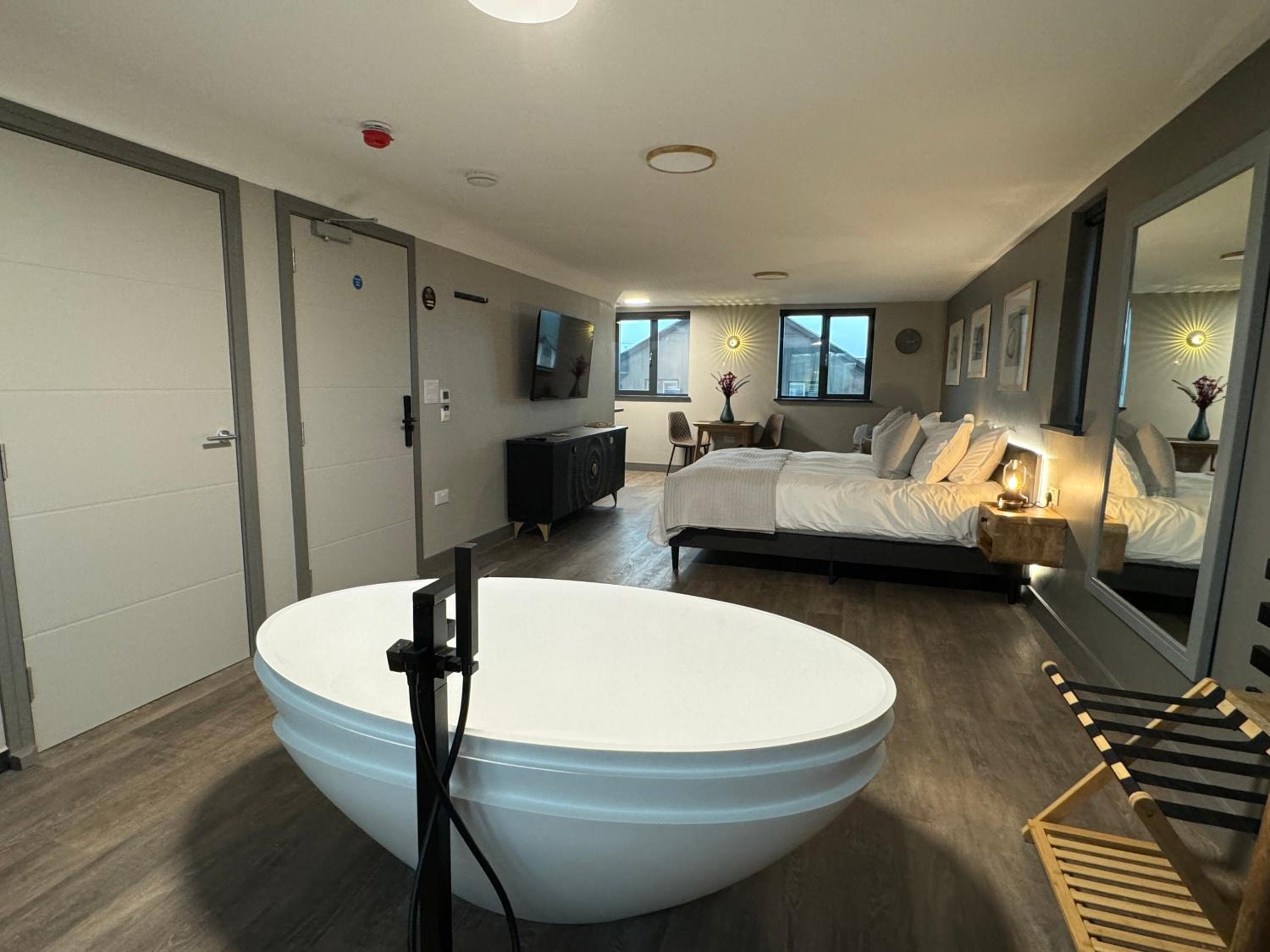 Deluxe Suite