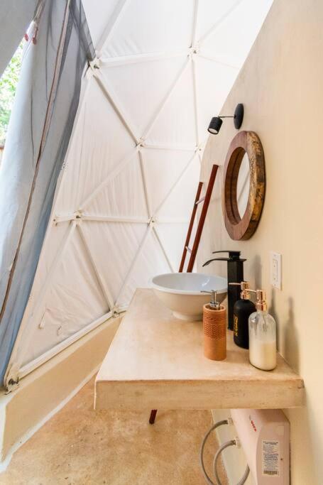 Twin Room with Private Bathroom - Photo 31