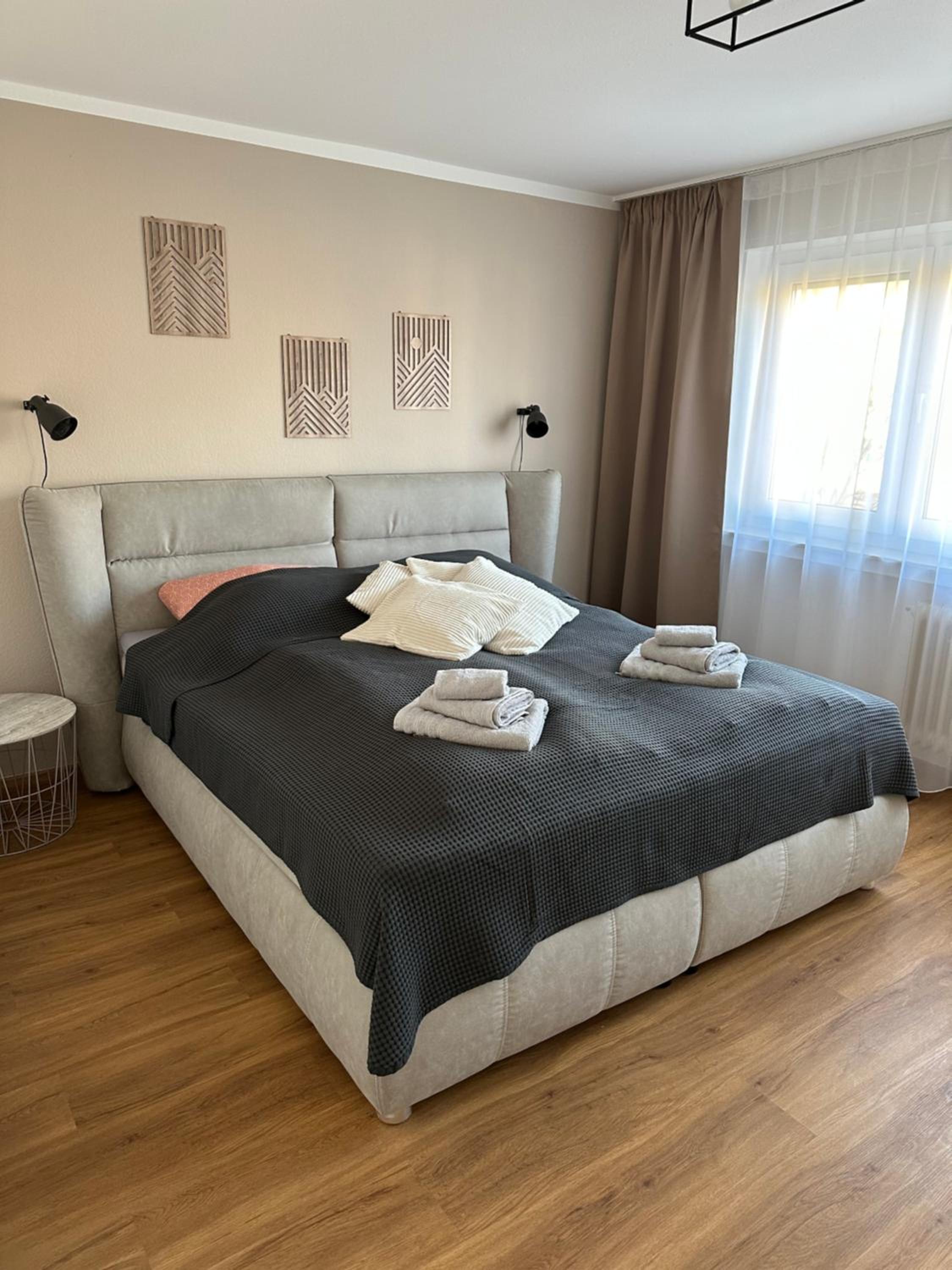 One-Bedroom Apartment photo 1