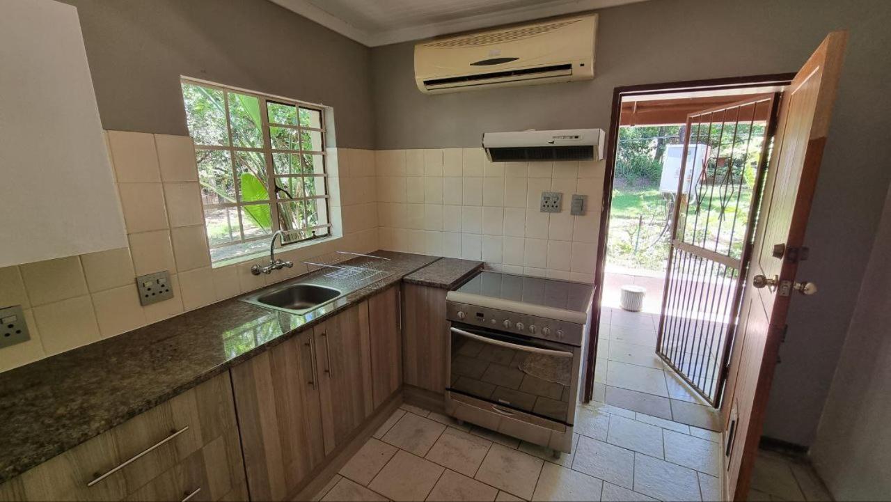 Two-Bedroom Apartment with Garden View photo 3