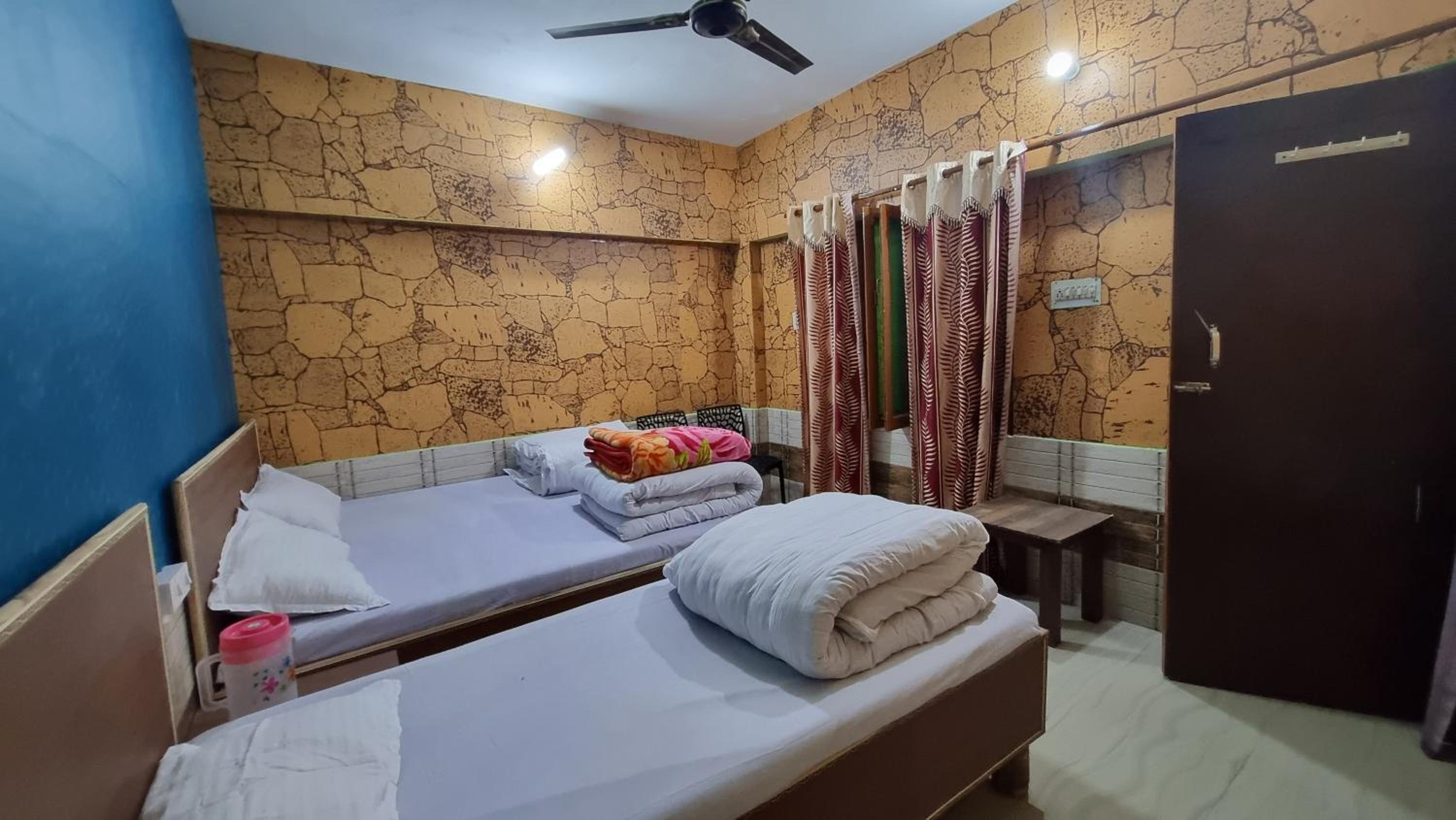 Triple Room With Private Bathroom photo 1