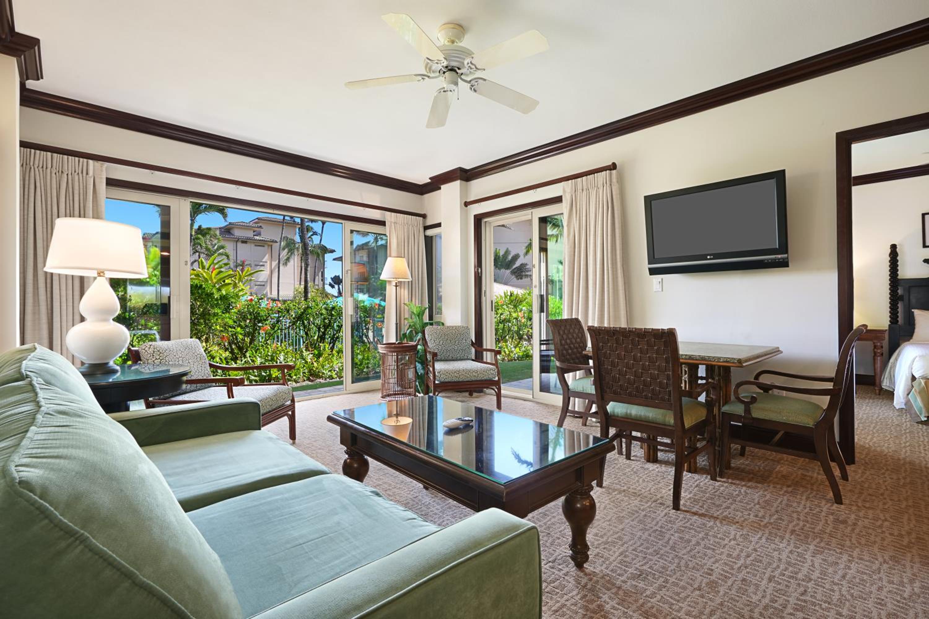 Courtyard View 2 Bedroom 3 Bath