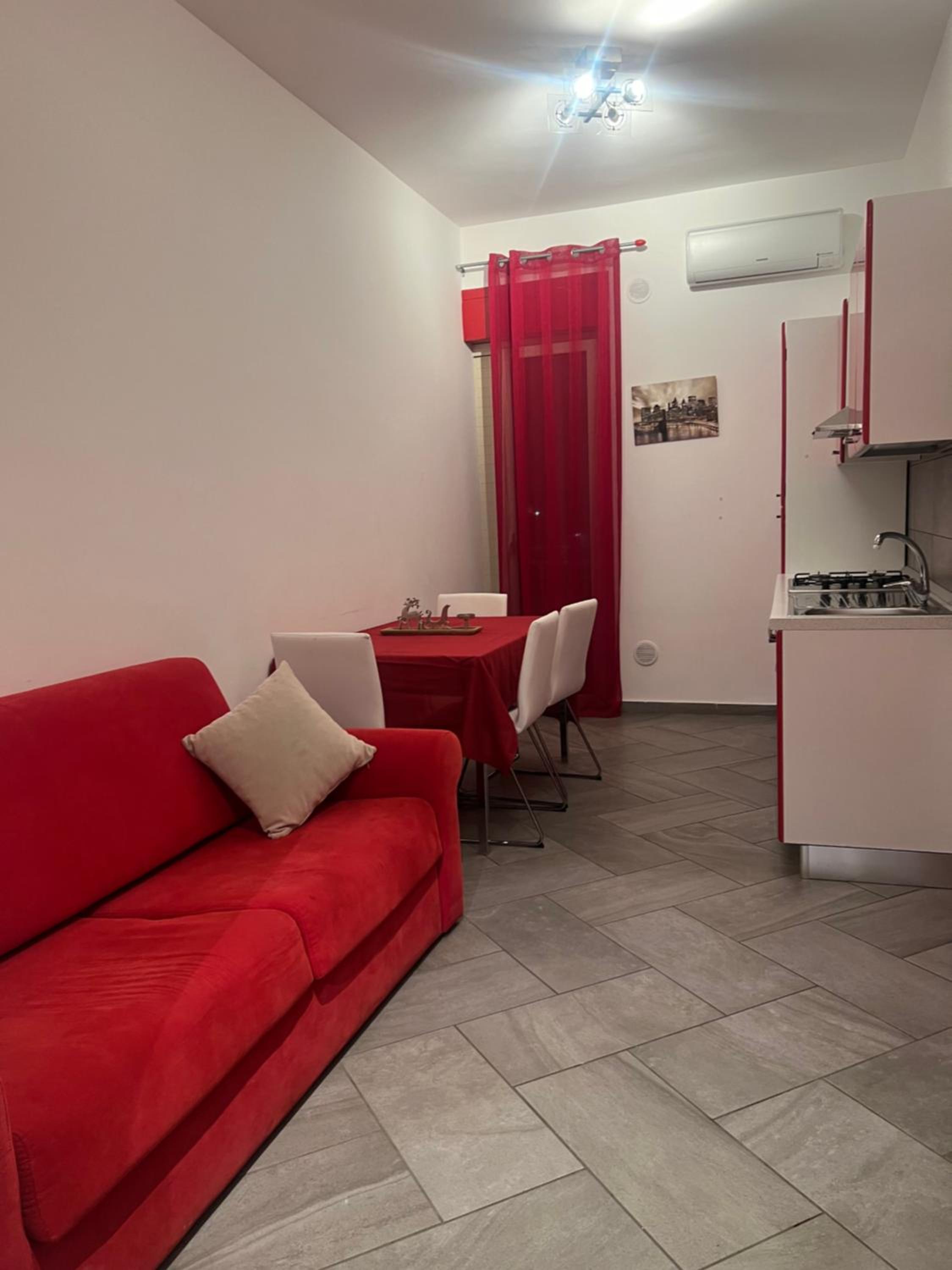 One-Bedroom Apartment photo 2
