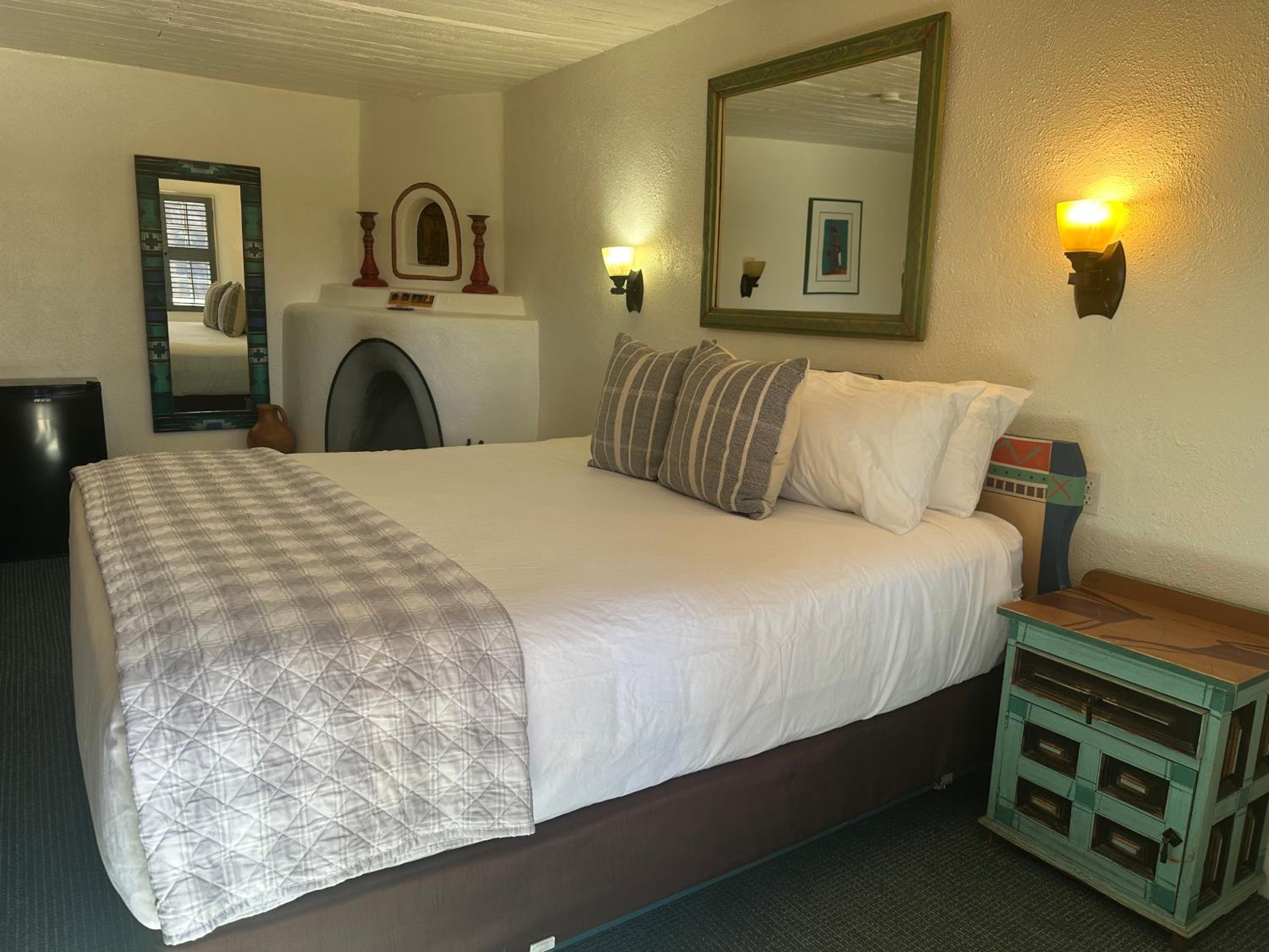 Deluxe King Room photo 1