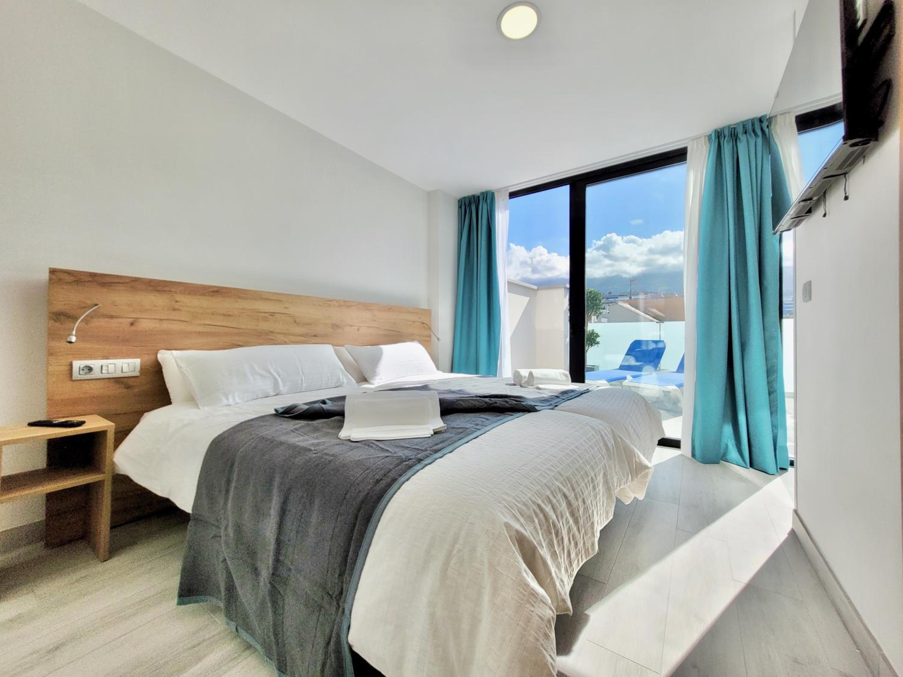 Premium Double Room with Terrace Mountain View