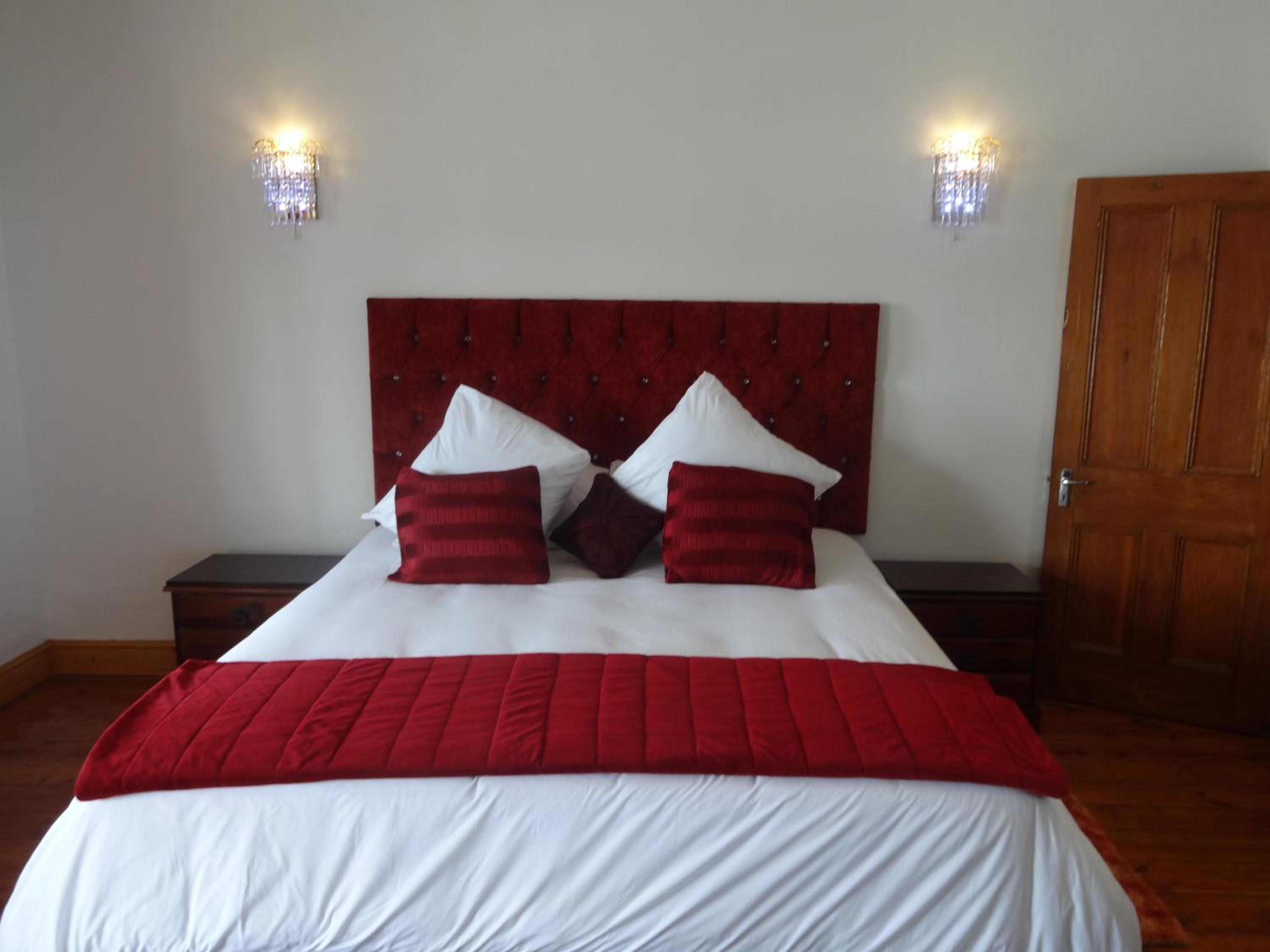 Deluxe King Suite photo 1