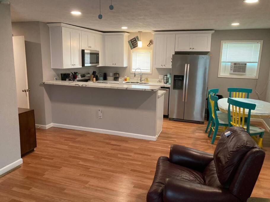 Three-Bedroom House photo 2