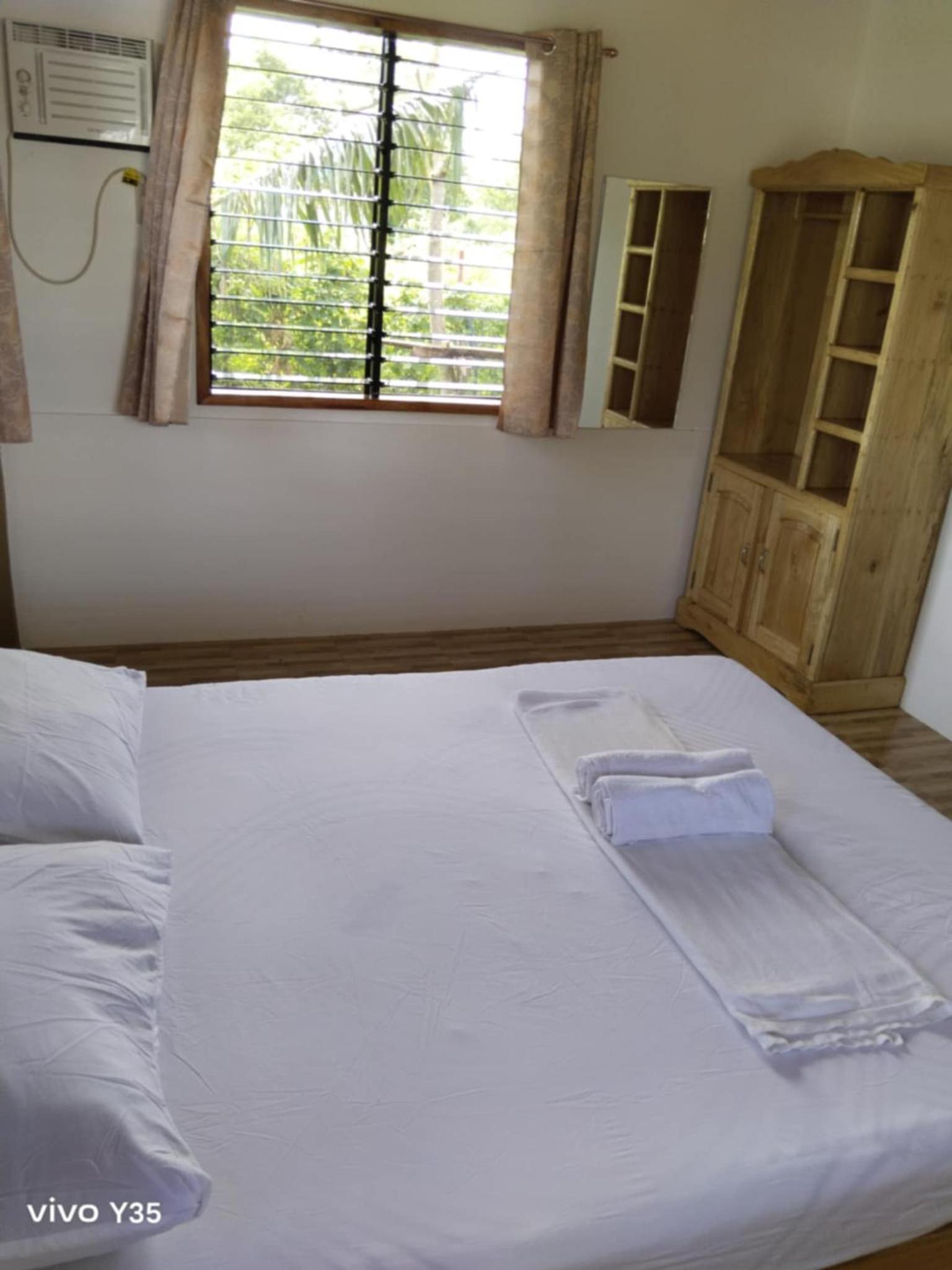 Deluxe Queen Room - Photo 1