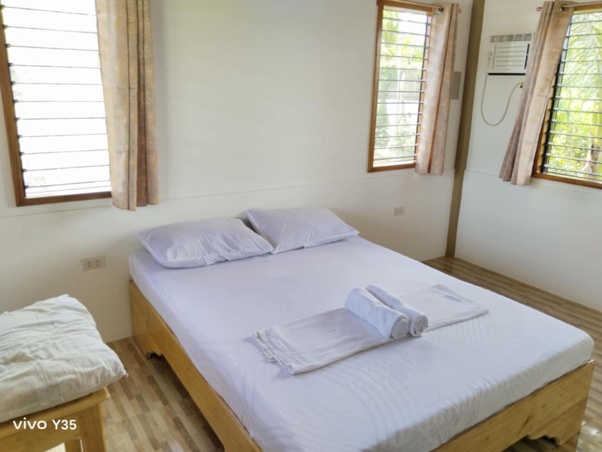 Deluxe Queen Room - Photo 2