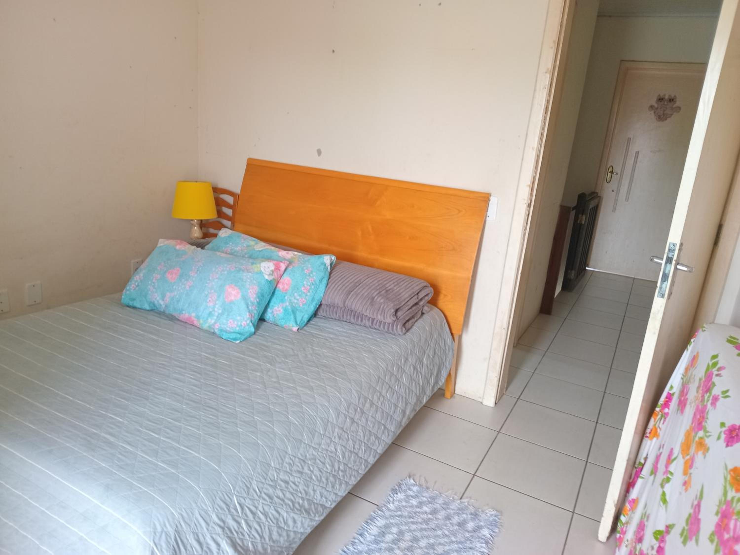 One-Bedroom House photo 1