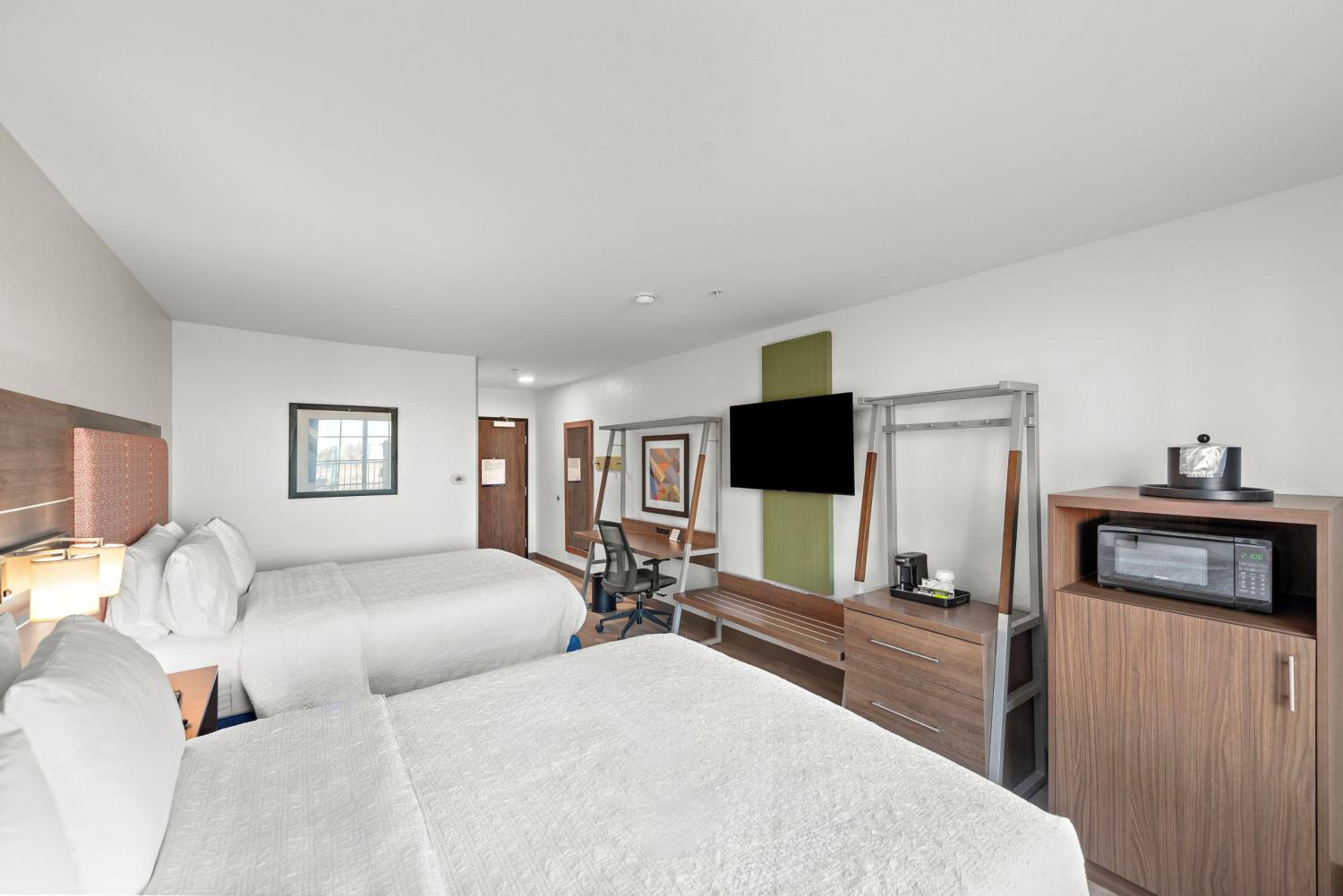 Queen Room with Two Queen Beds - Photo 1