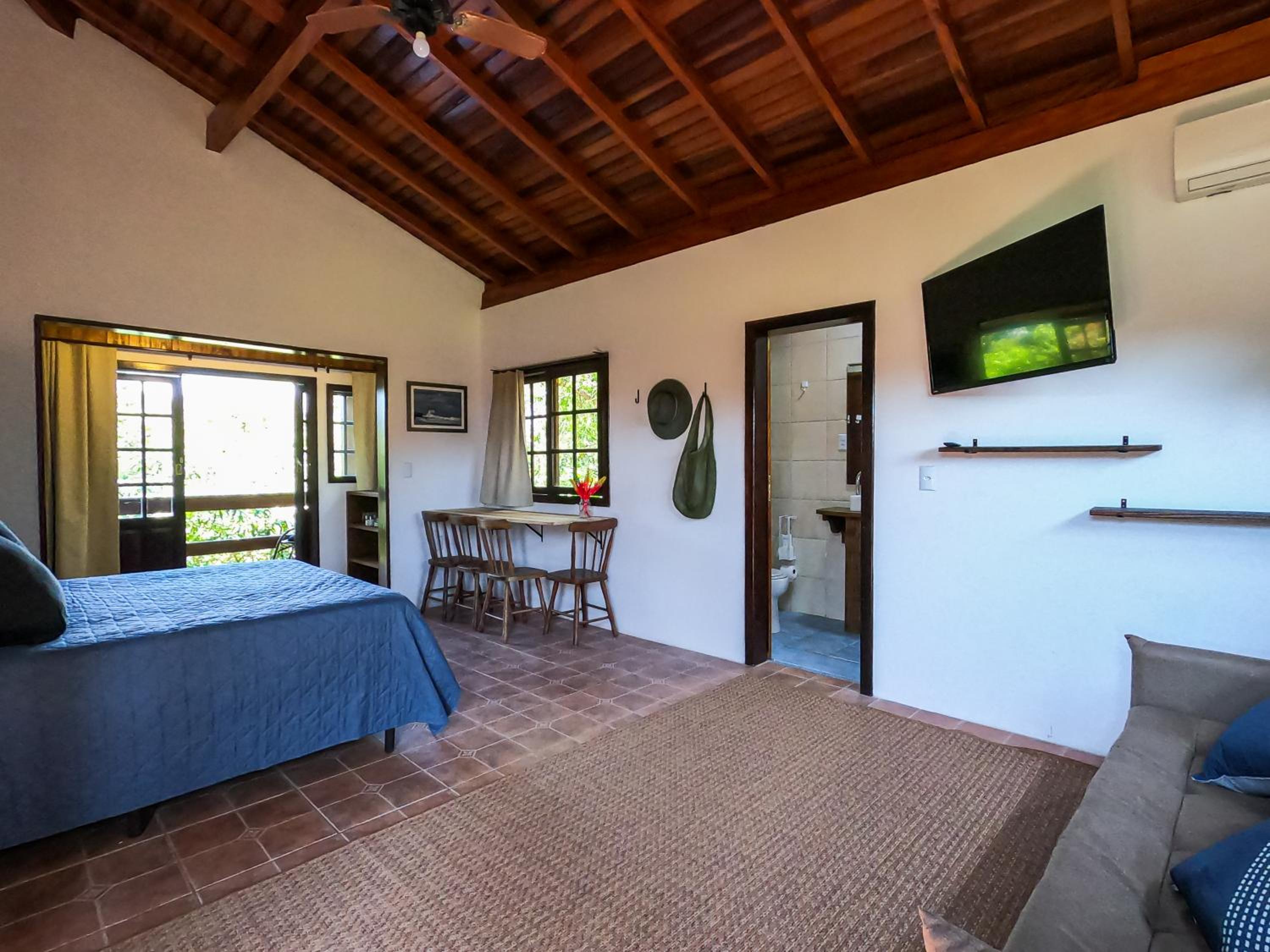 Studio Apartment with Balcony photo 1