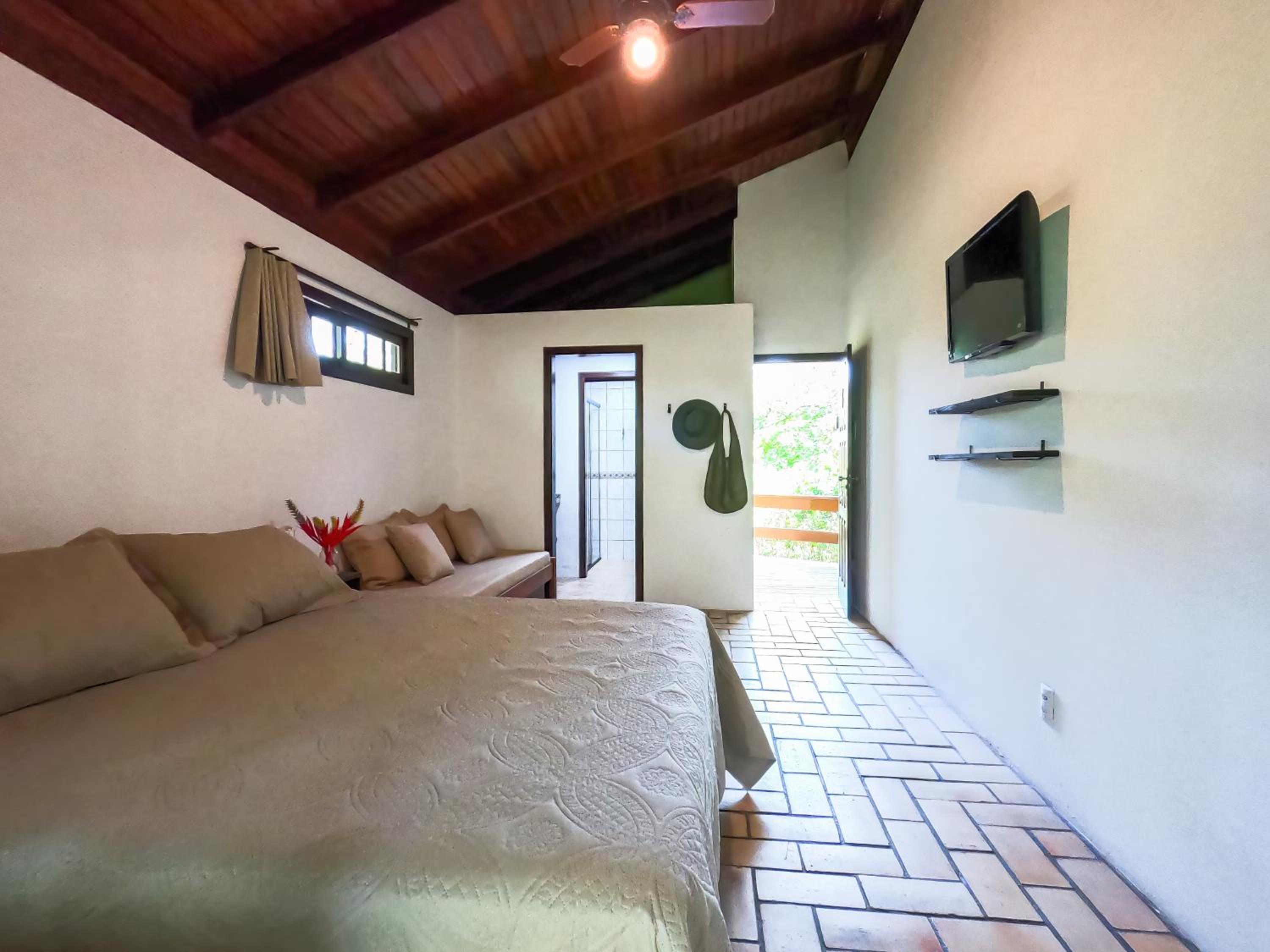 Studio Apartment with Balcony photo 2