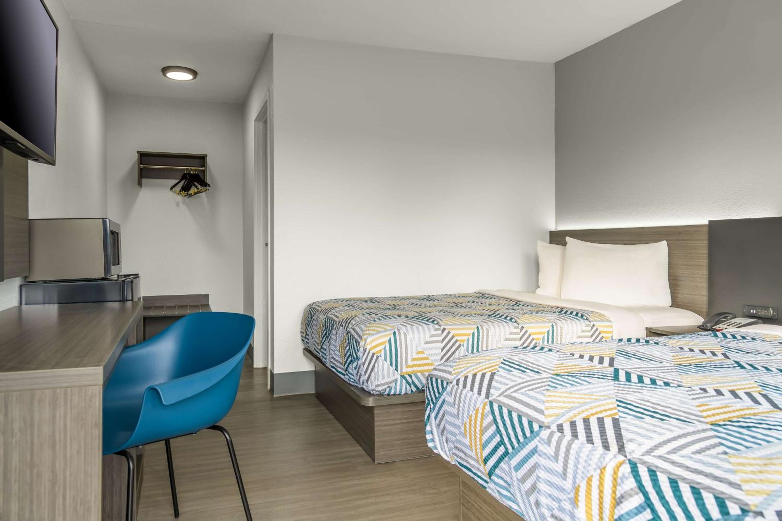 2 Full Beds Accessible Non - Smoking photo 3