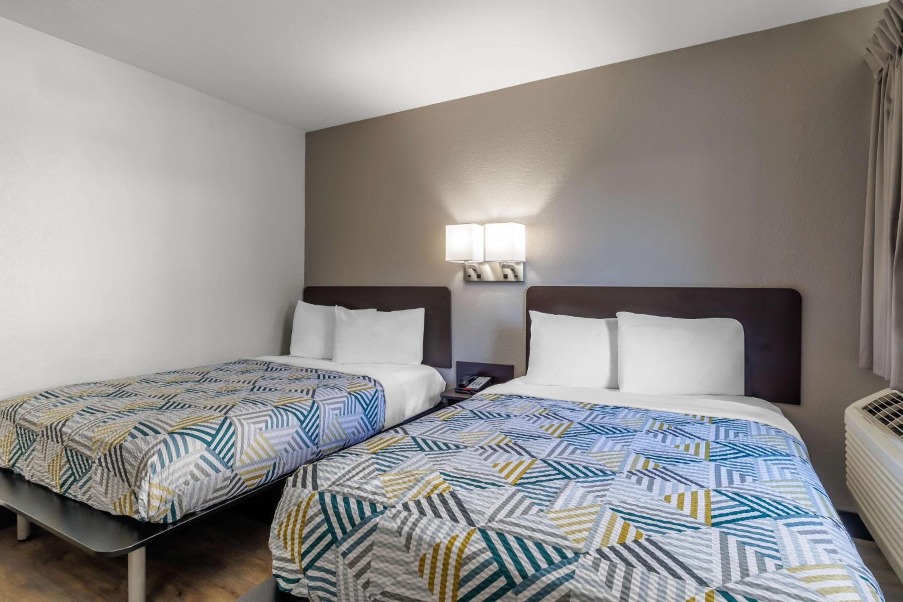 2 Full Beds photo 1