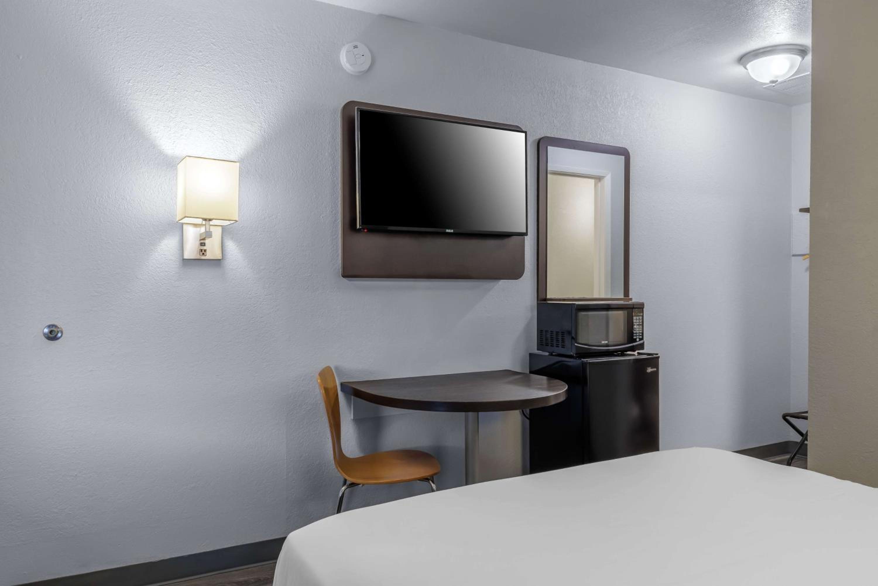 1 Queen Bed | Hearing Accessible photo 2