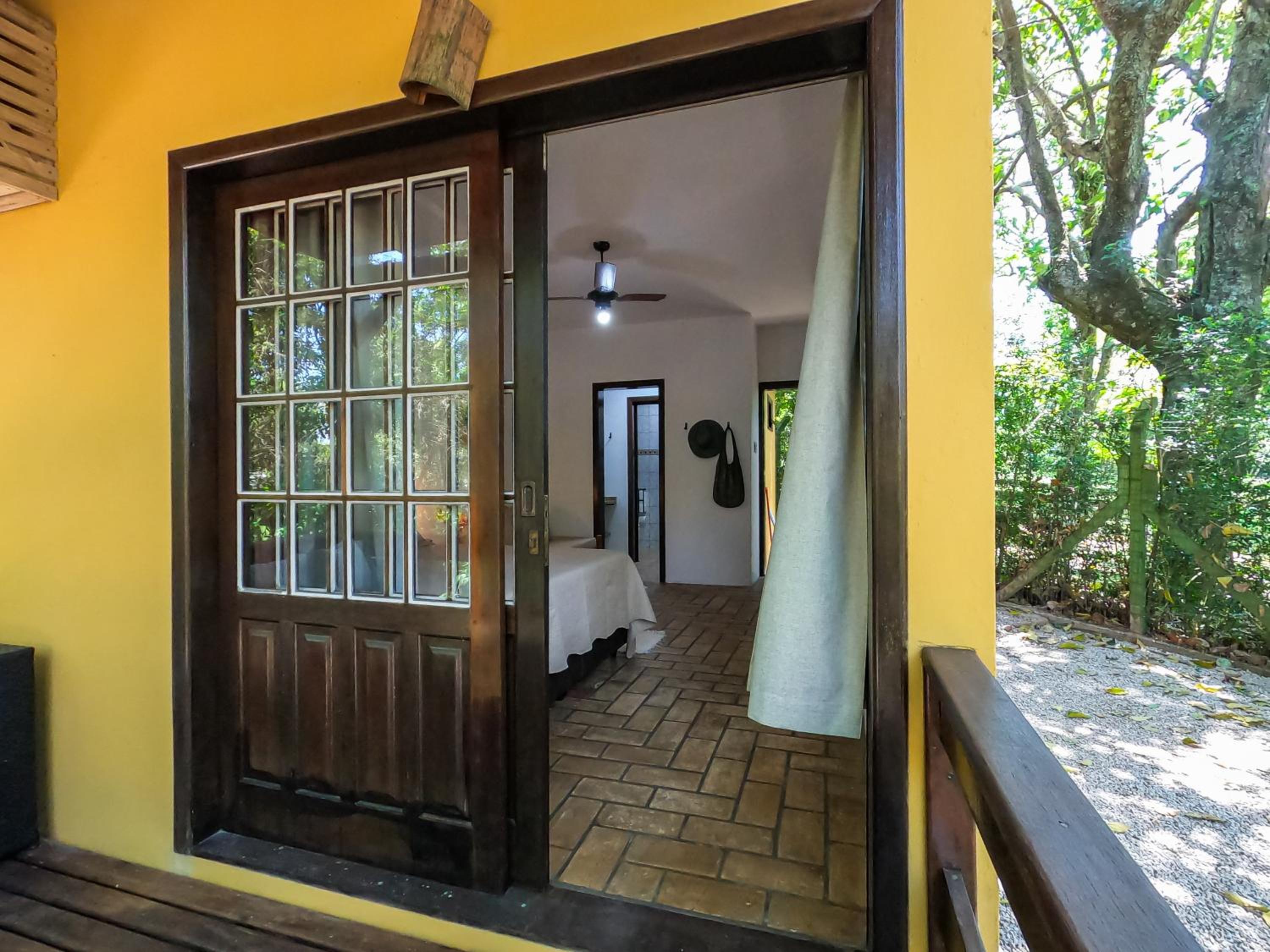 Studio Apartment with Balcony photo 3