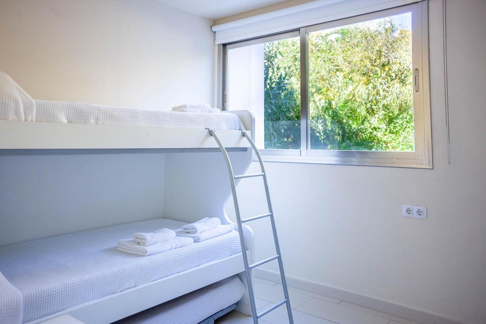Apartamento de dos habitaciones con vista al mar