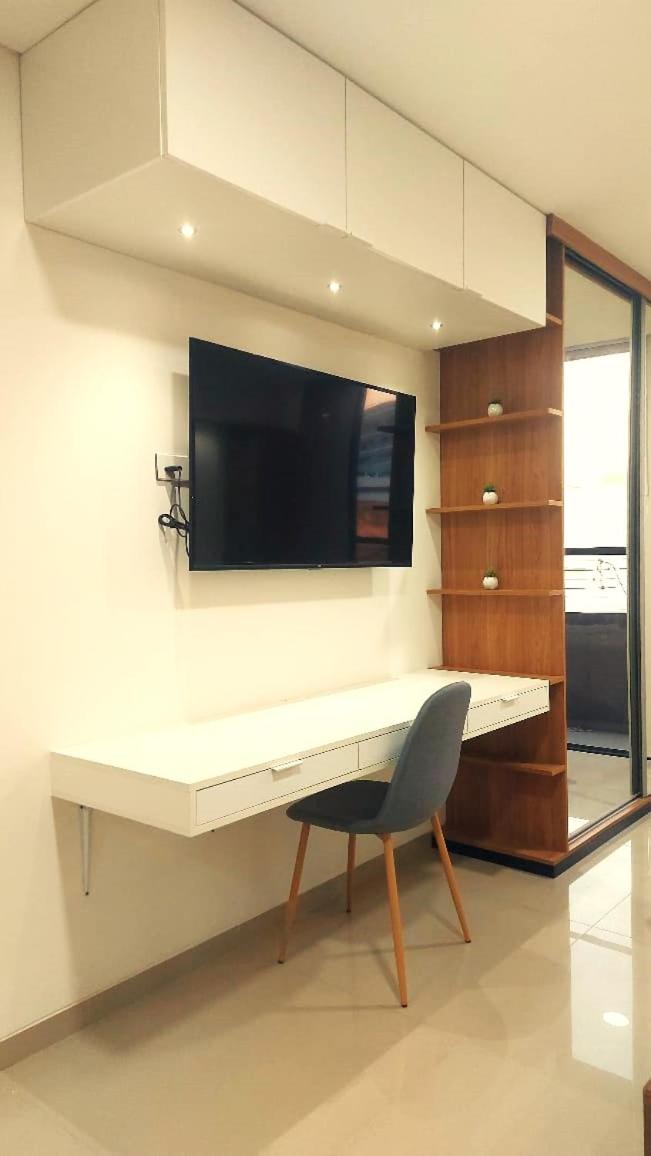 One-Bedroom Apartment photo 2