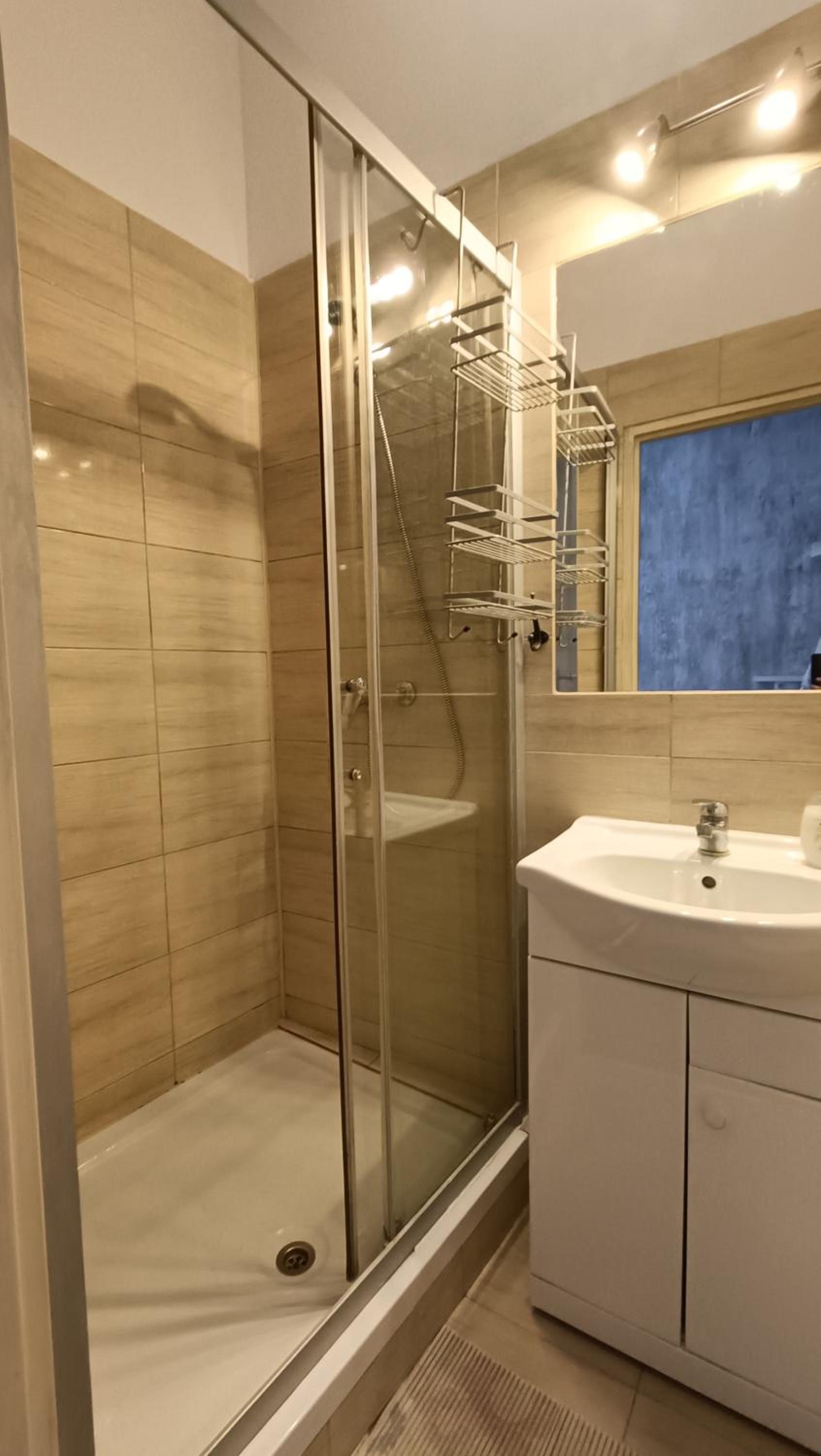 Triple Room with Bathroom - Photo 6