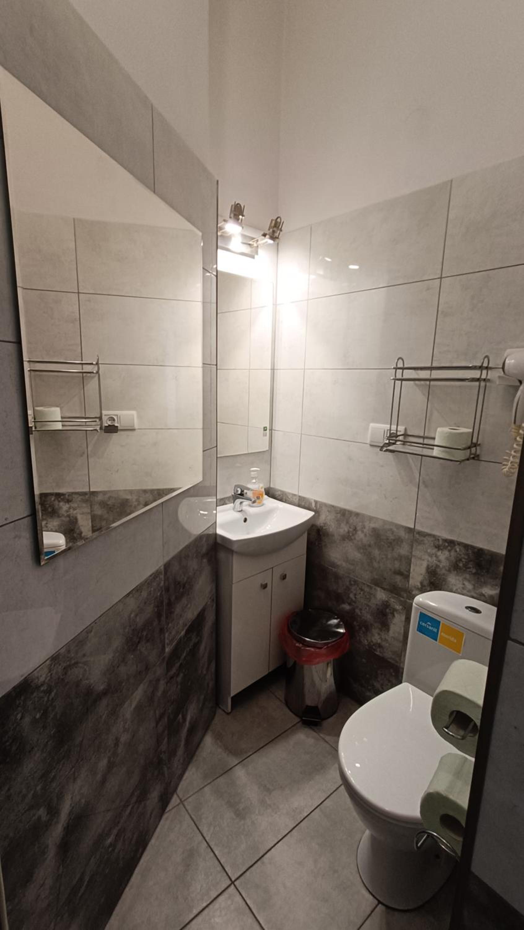 Triple Room with Bathroom - Photo 12