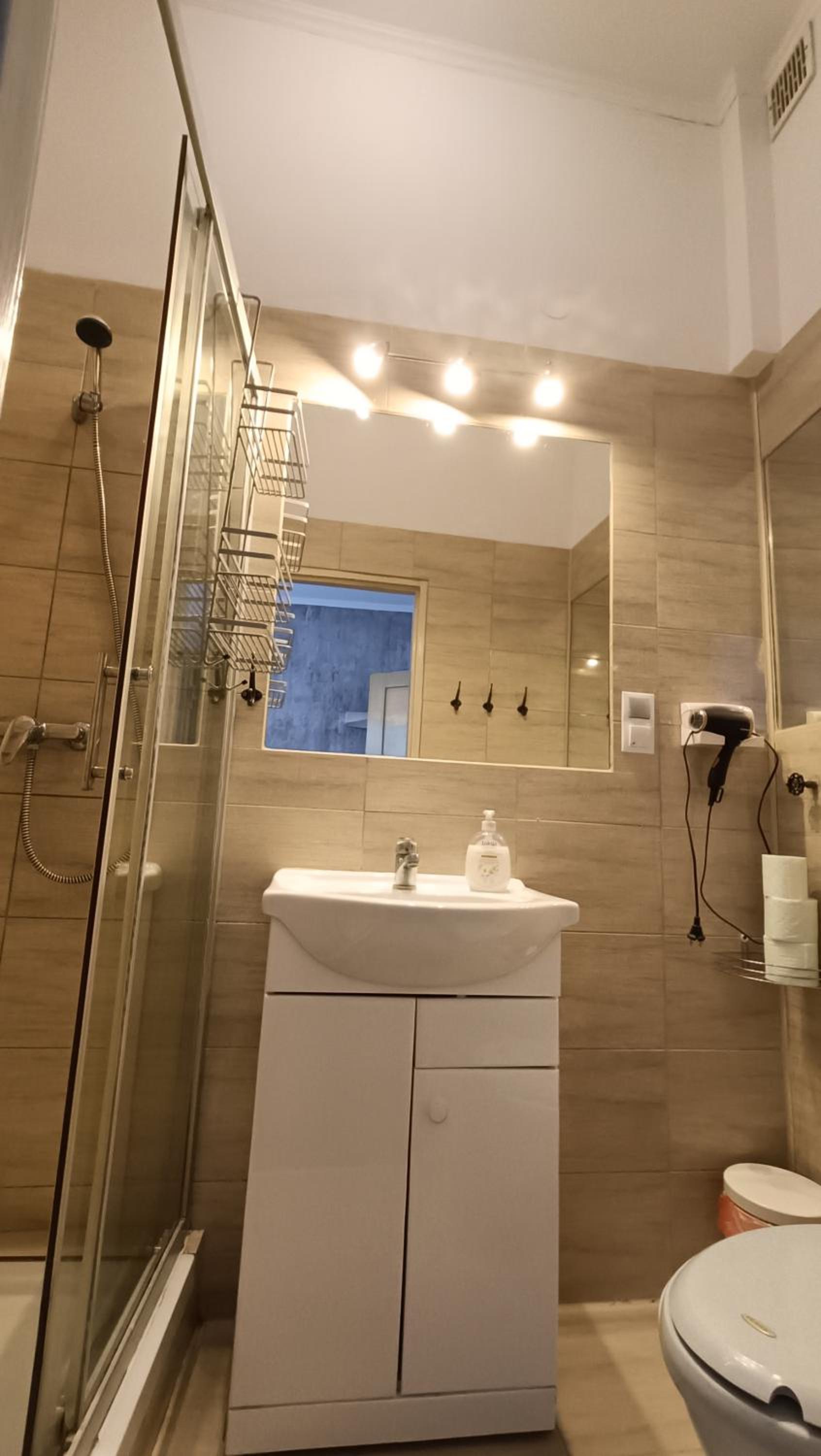 Triple Room with Bathroom - Photo 2