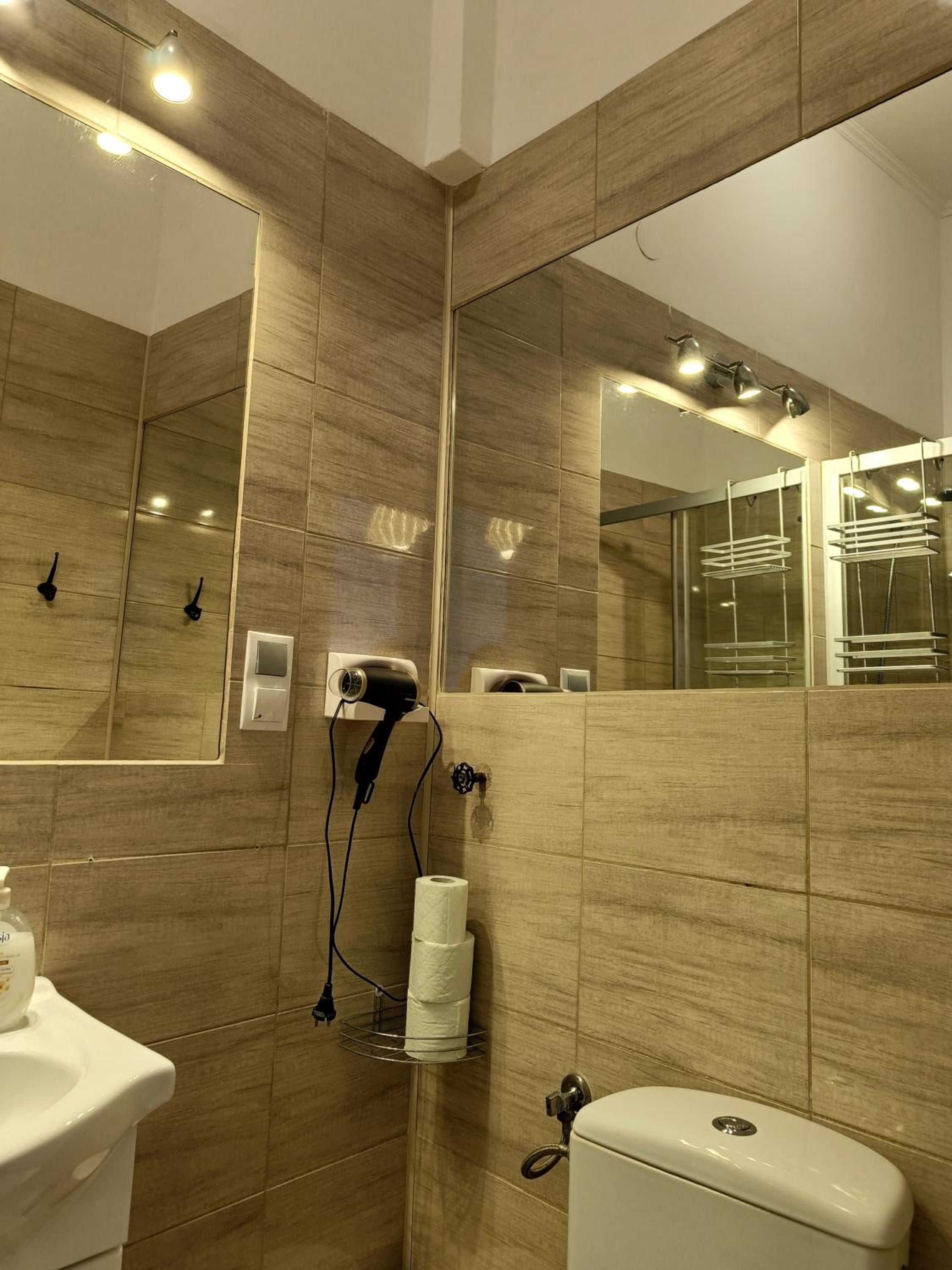 Triple Room with Bathroom - Photo 4