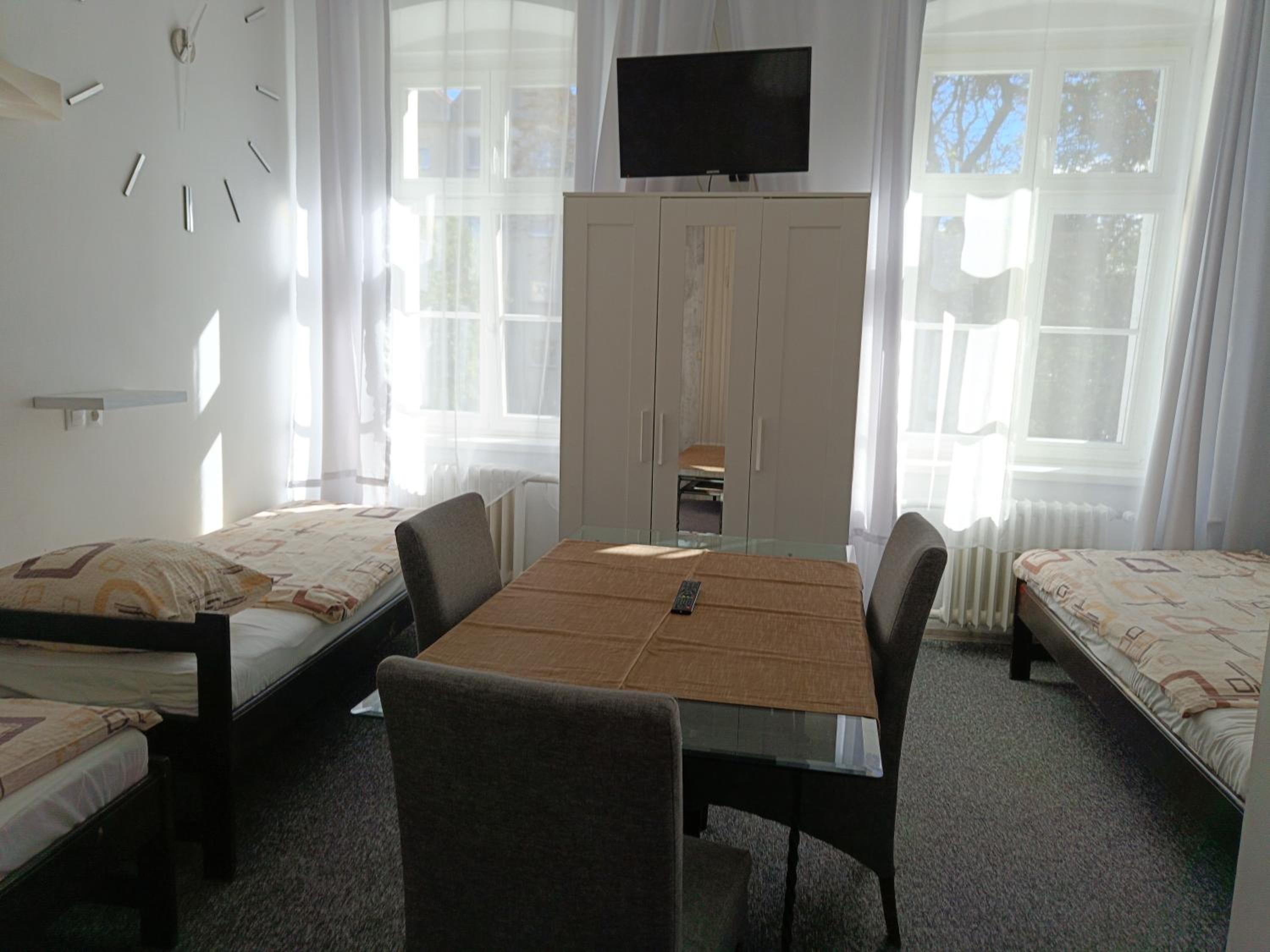 Triple Room with Bathroom - Photo 13