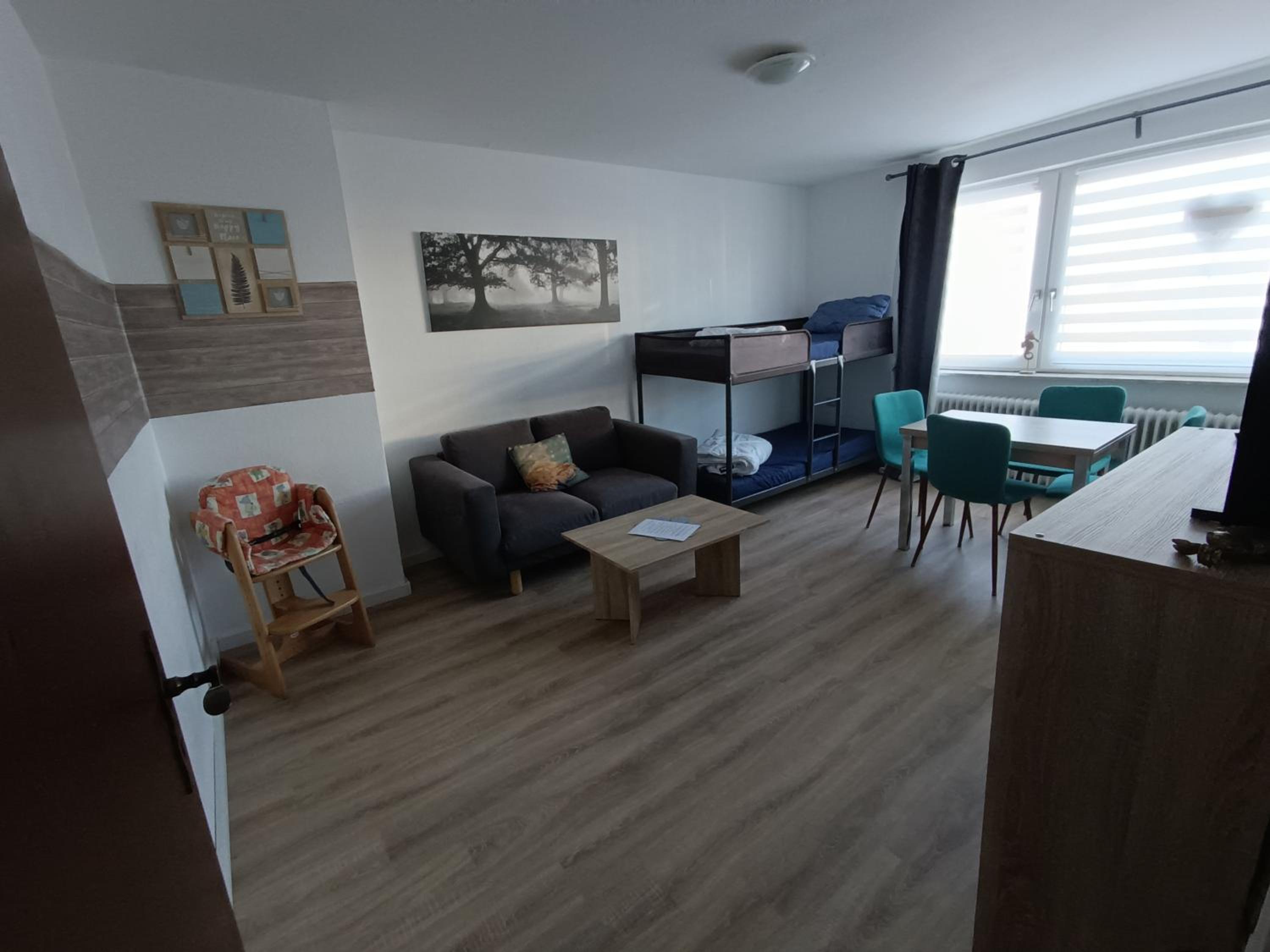 One-Bedroom Apartment - Photo 2