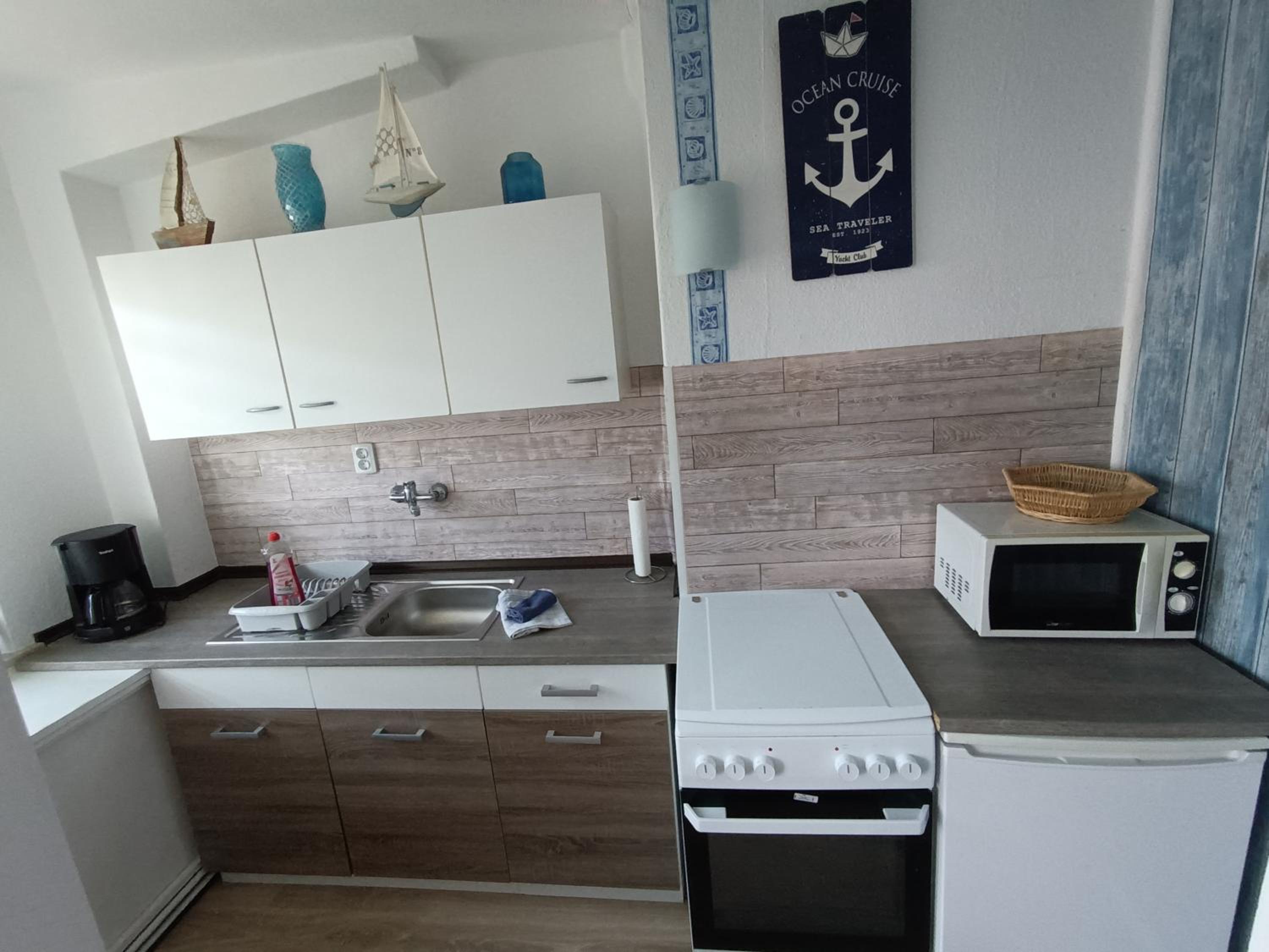 One-Bedroom Apartment - Photo 5