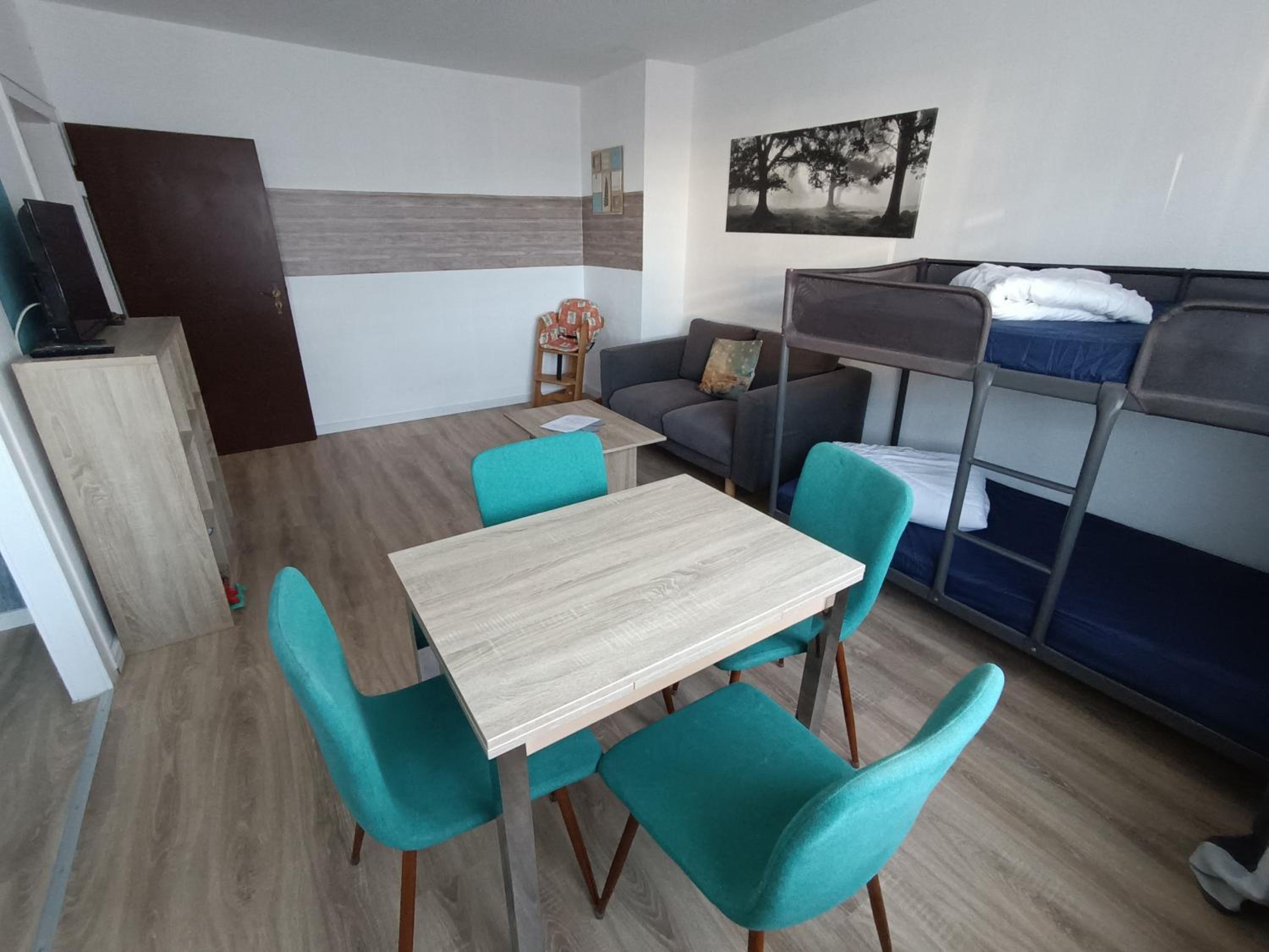 One-Bedroom Apartment - Photo 3