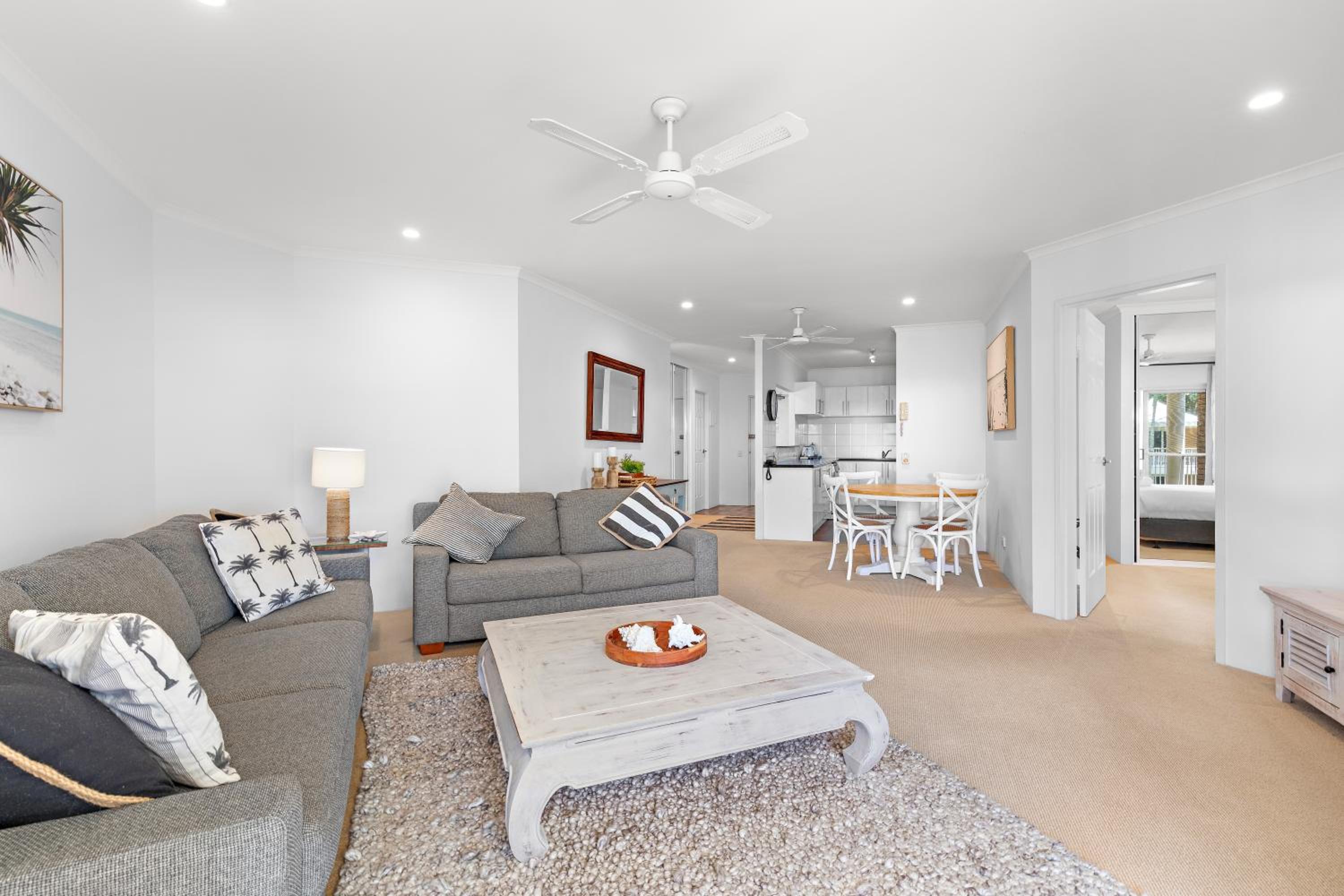 Apartment photo 2