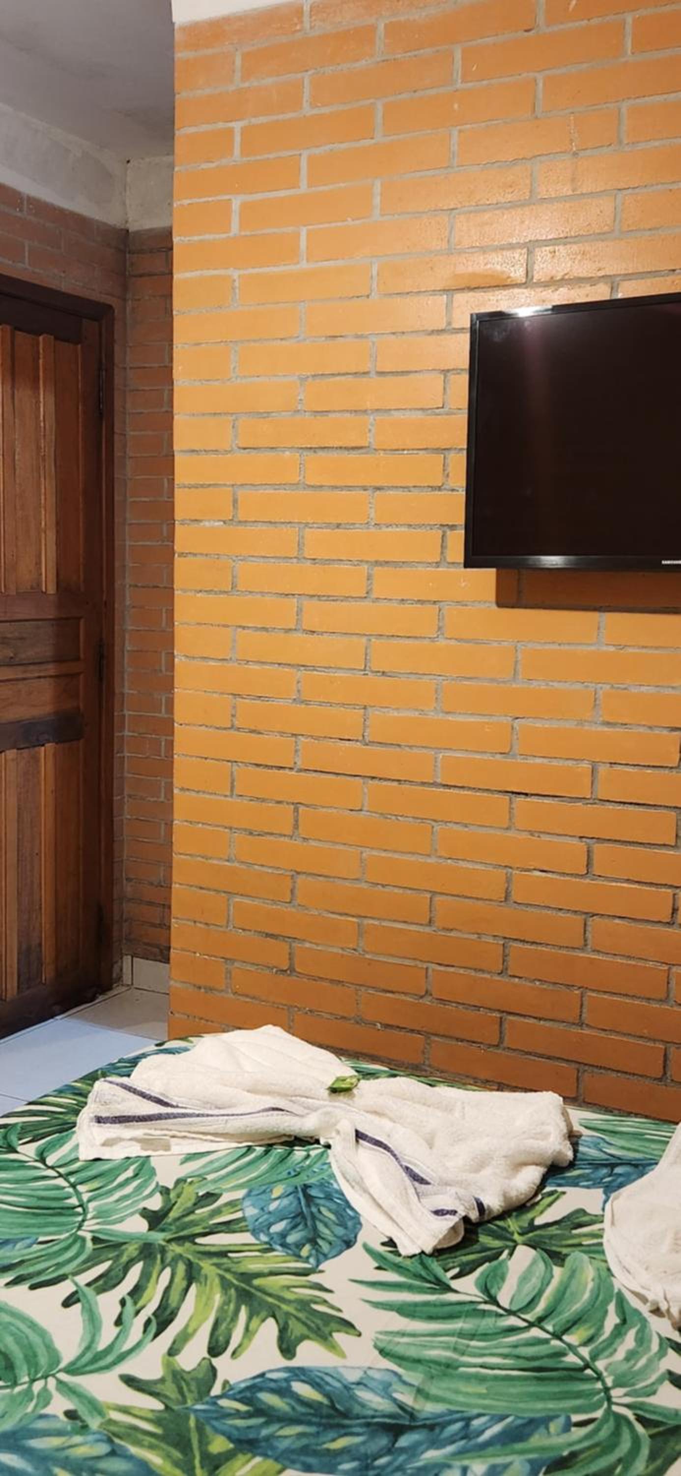 Double Room with Private Bathroom - Photo 8