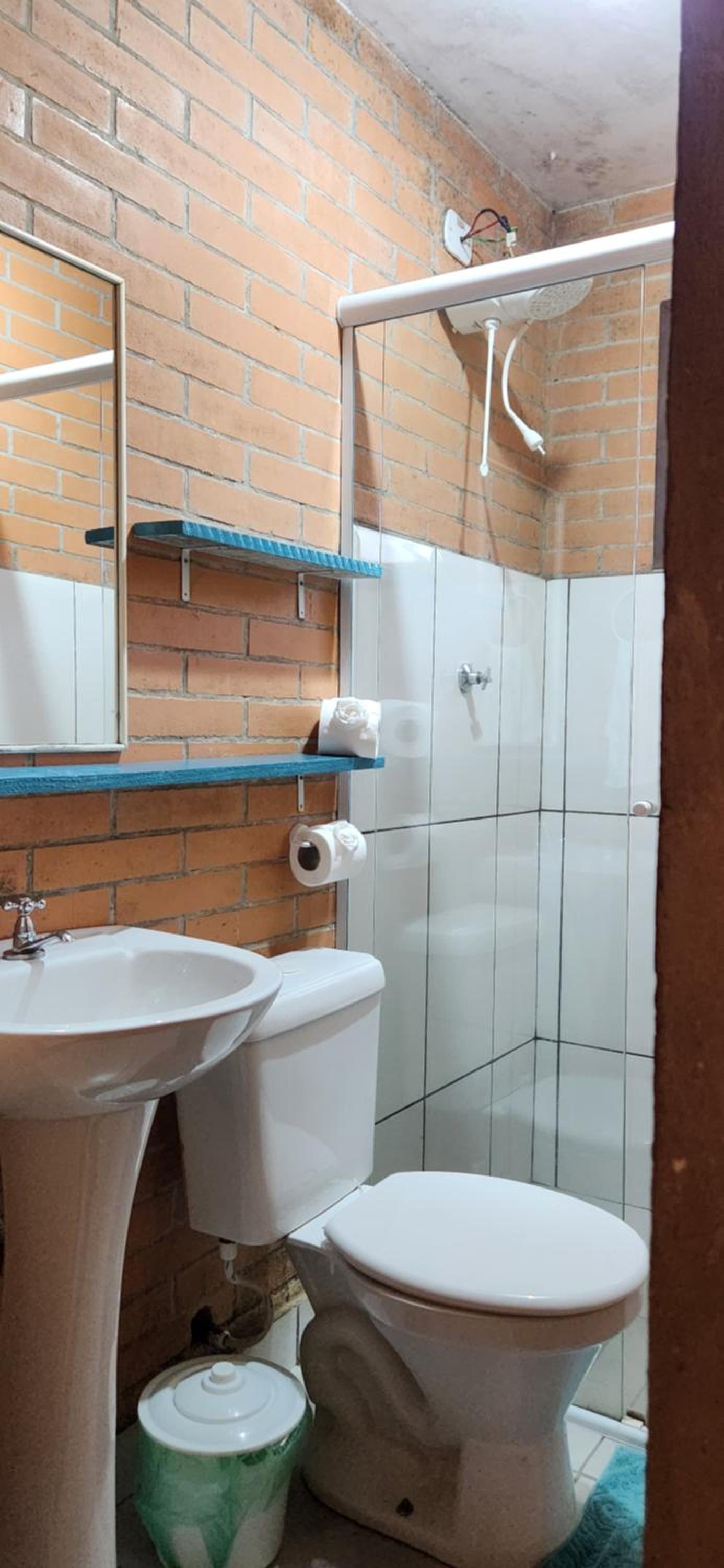 Double Room with Private Bathroom - Photo 5