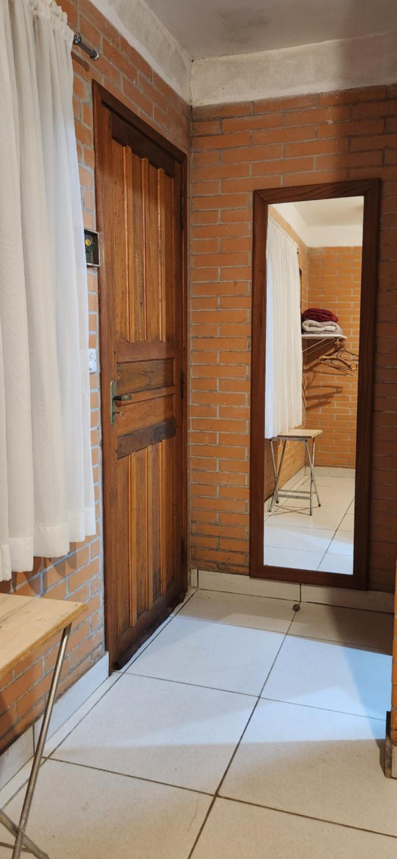 Double Room with Private Bathroom - Photo 10