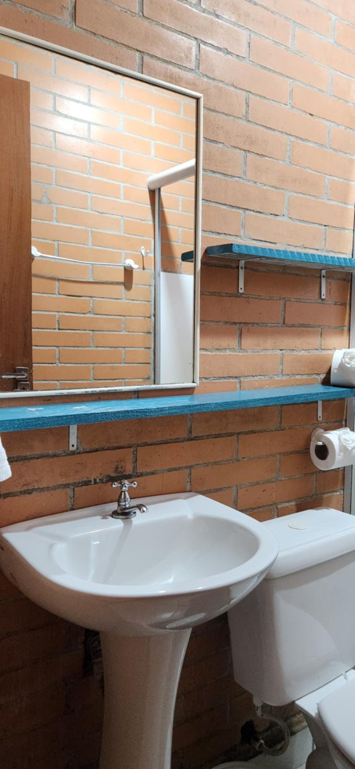Double Room with Private Bathroom - Photo 15