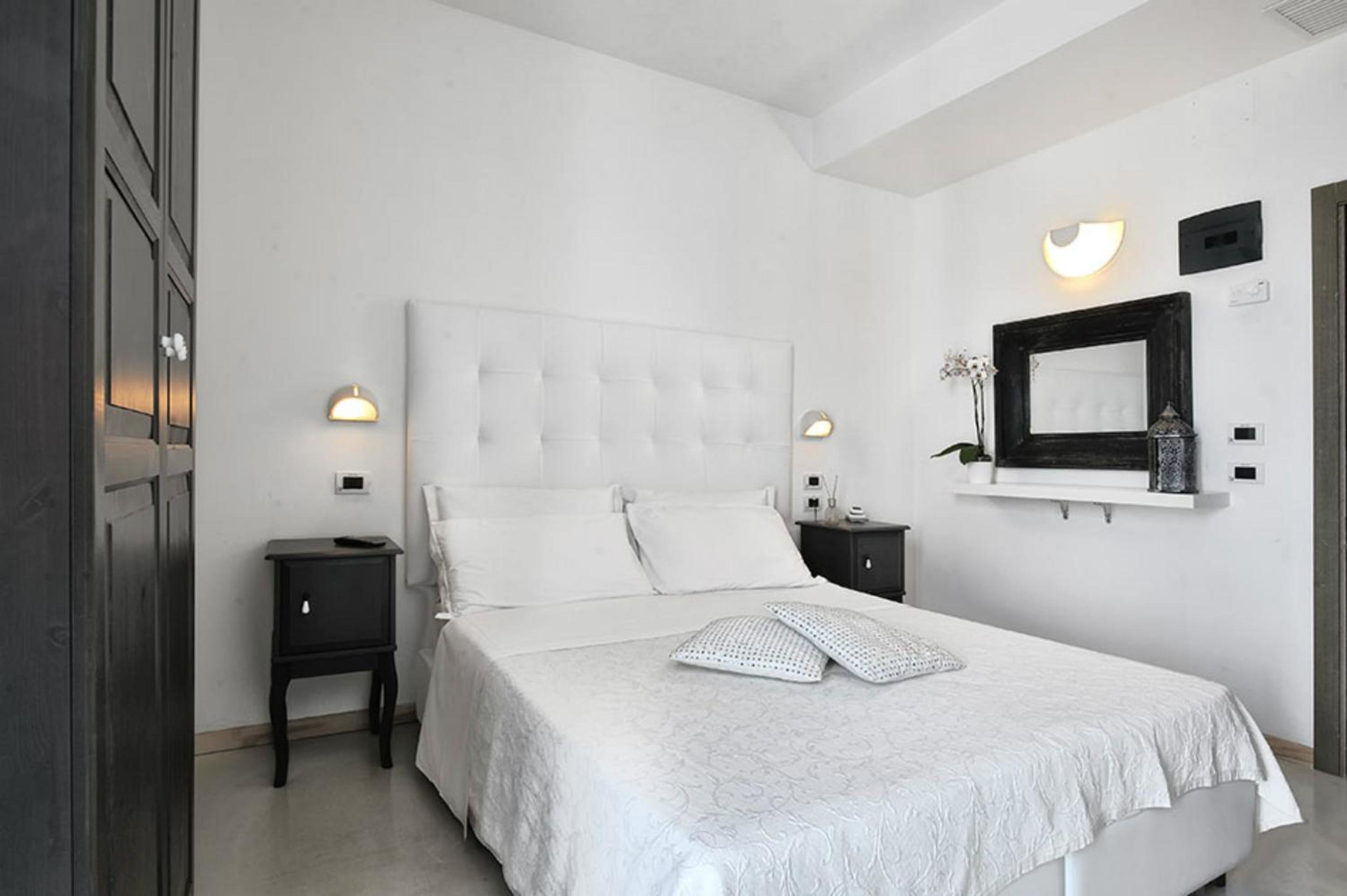 Double Room - Photo 2