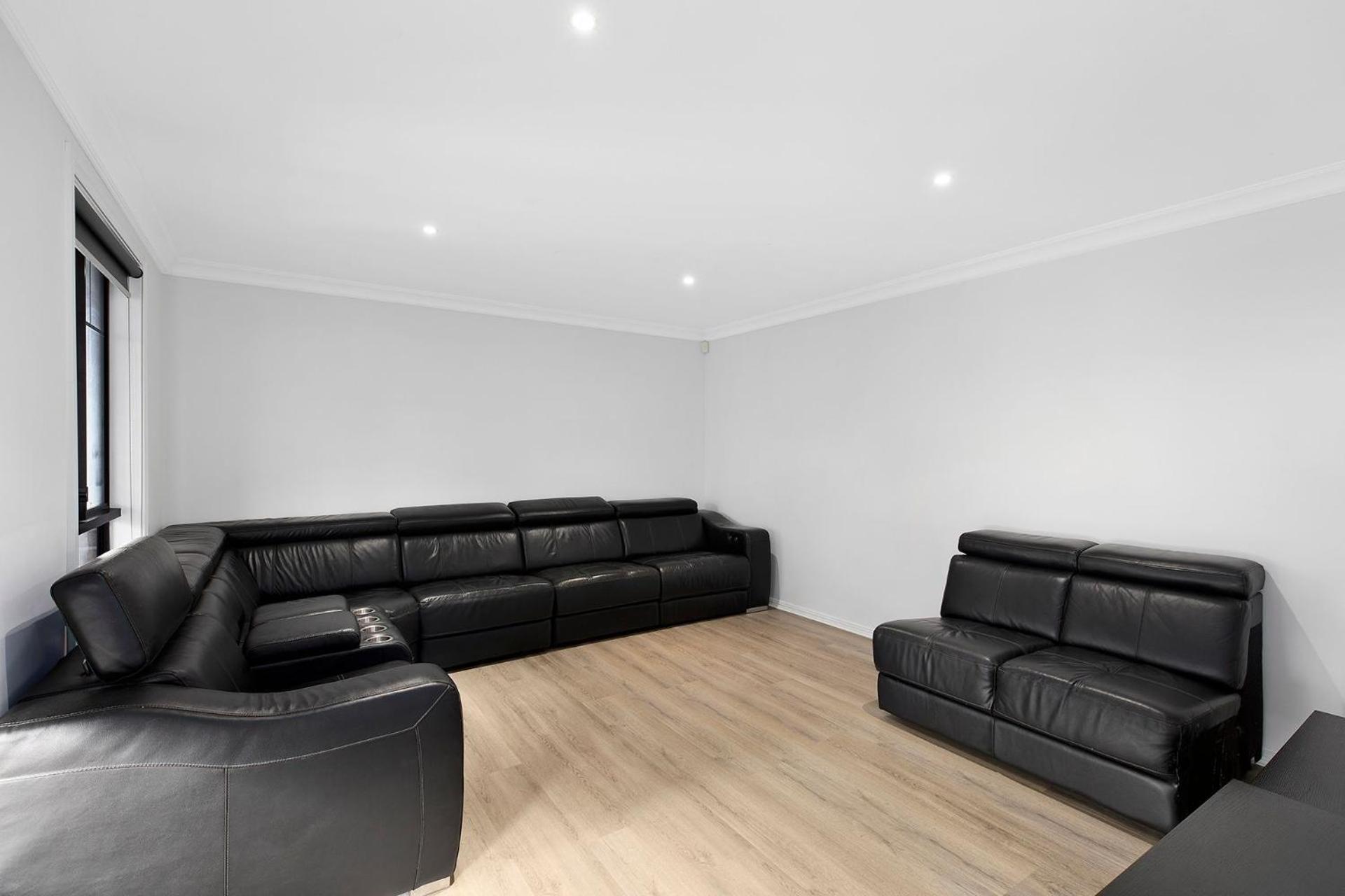 Four-Bedroom House - Photo 14