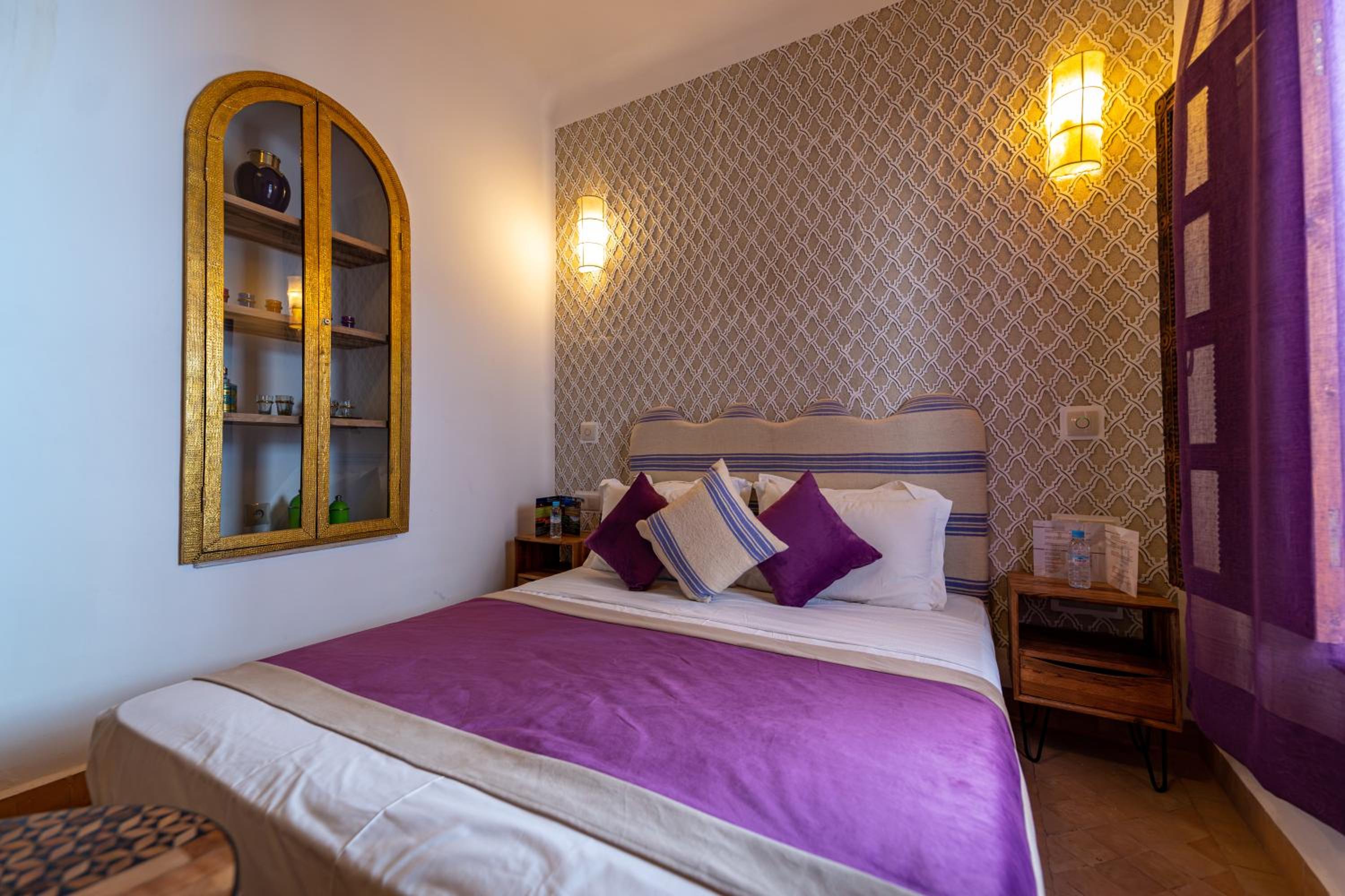 Superior Suite - Photo 16