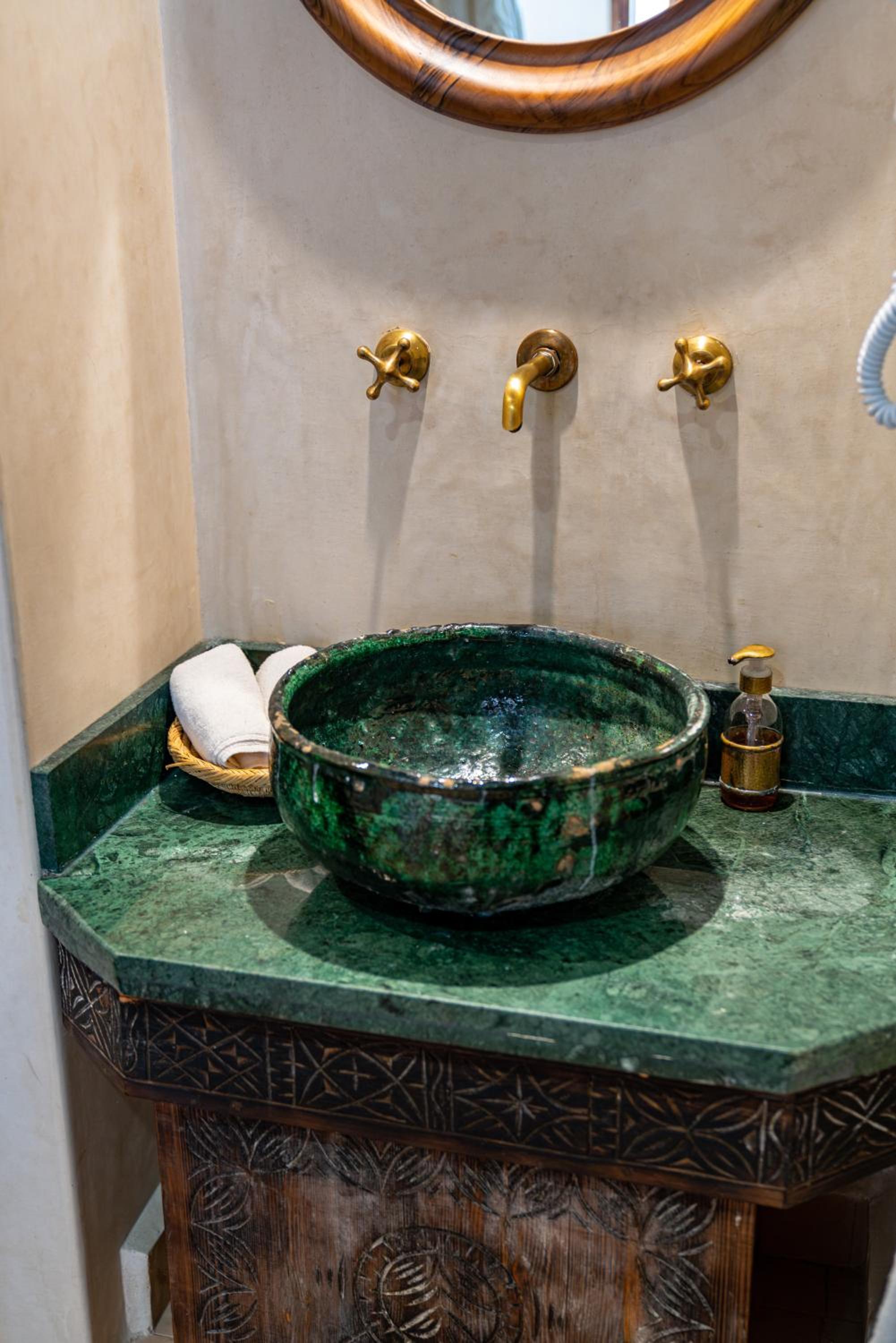 Superior Suite - Photo 10