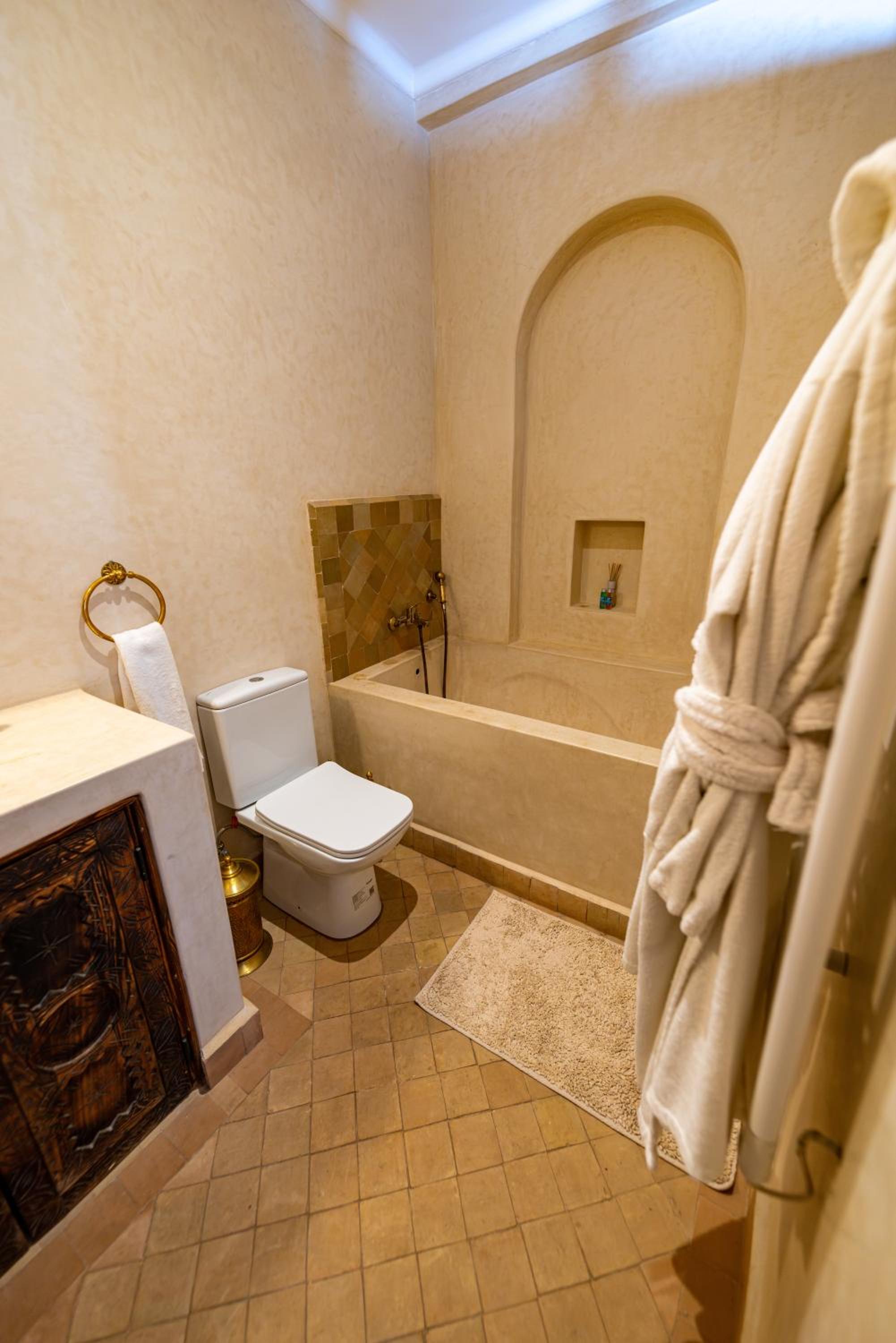 Superior Suite - Photo 2