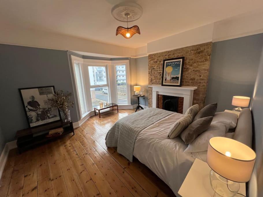 Three-Bedroom House photo 1