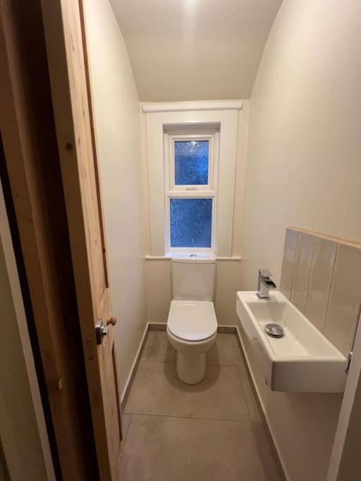 Three-Bedroom House photo 3
