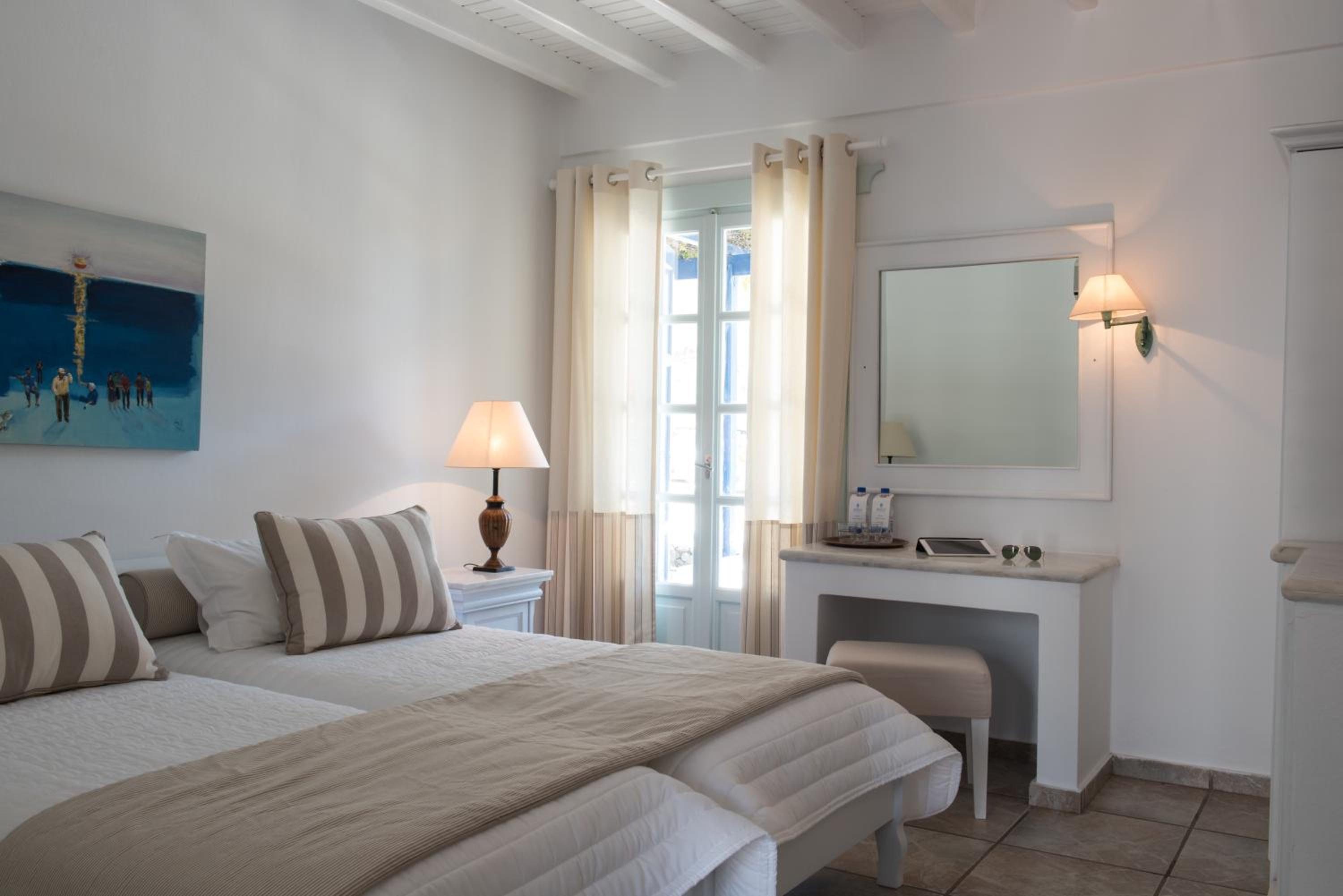 Classic Room with Garden View - Photo 3