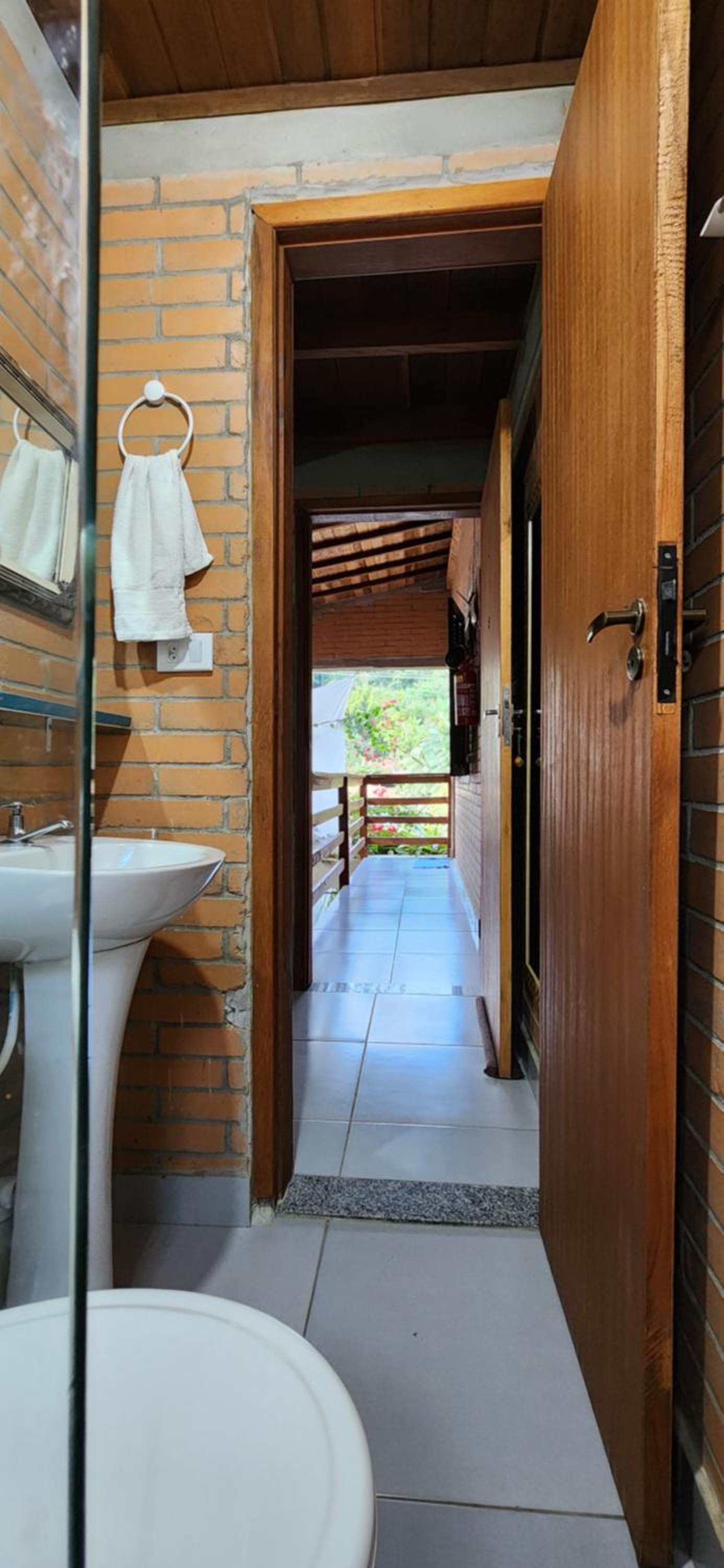 Family Room with Private Bathroom - Photo 3