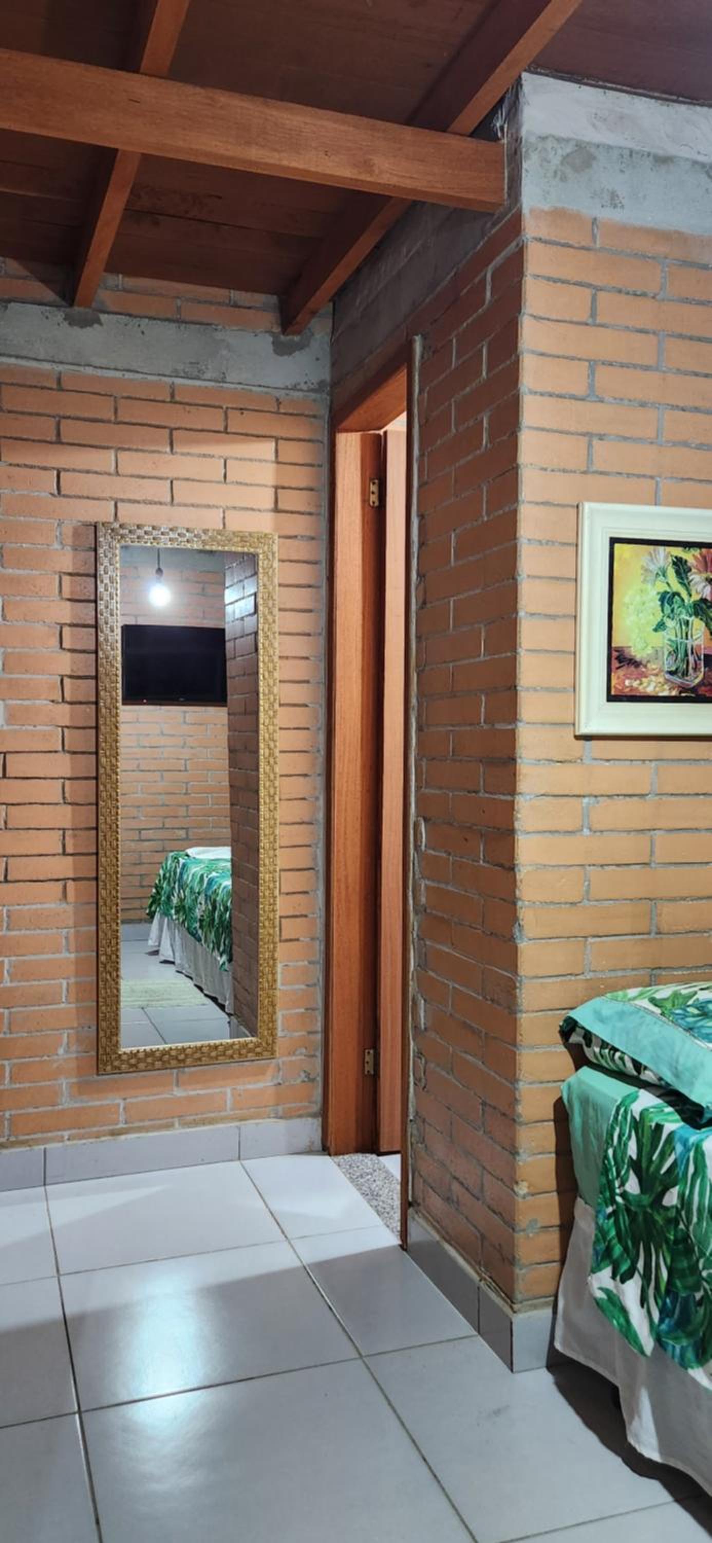 Family Room with Private Bathroom - Photo 8
