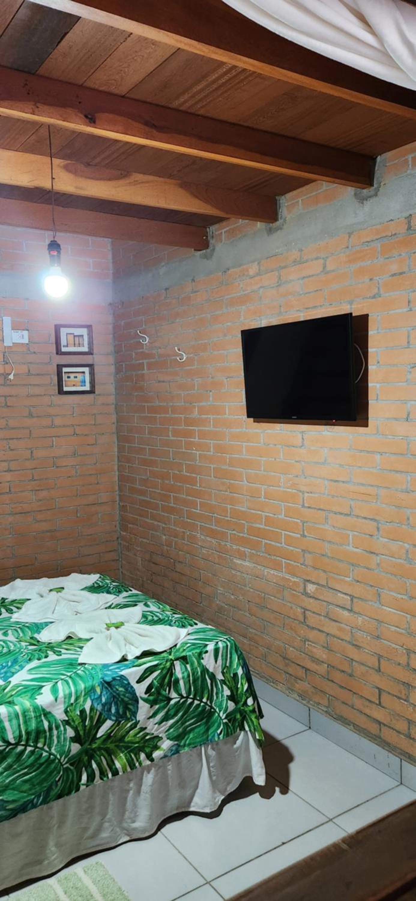 Family Room with Private Bathroom - Photo 5