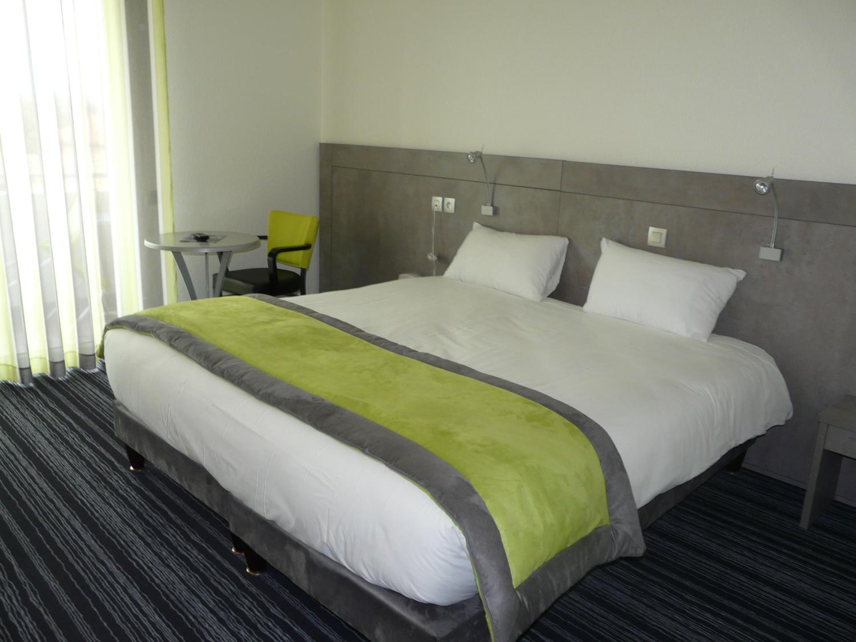 Double Room with Balcony - Photo 4