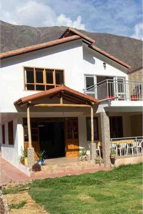 Four-Bedroom House photo 2