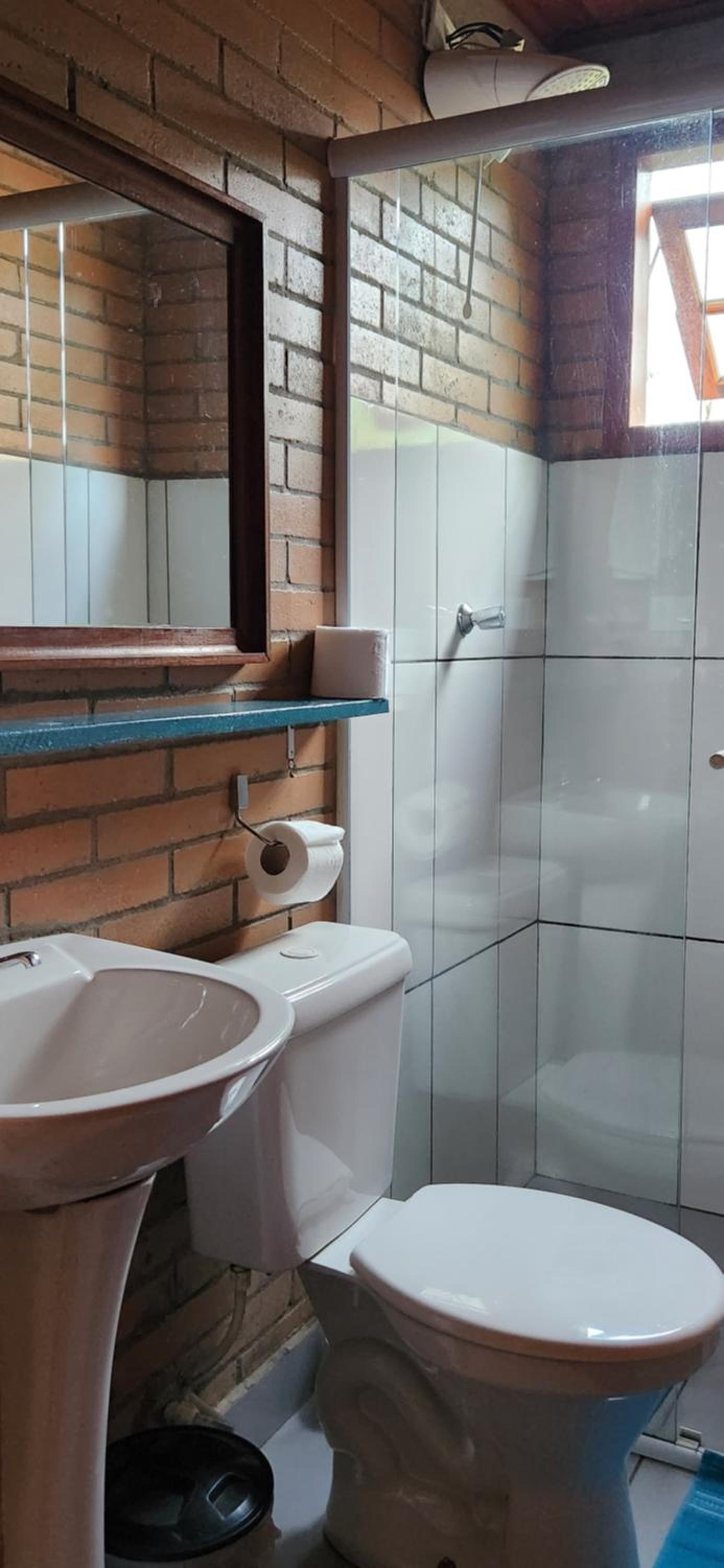 Quadruple Room with Private Bathroom - Photo 18